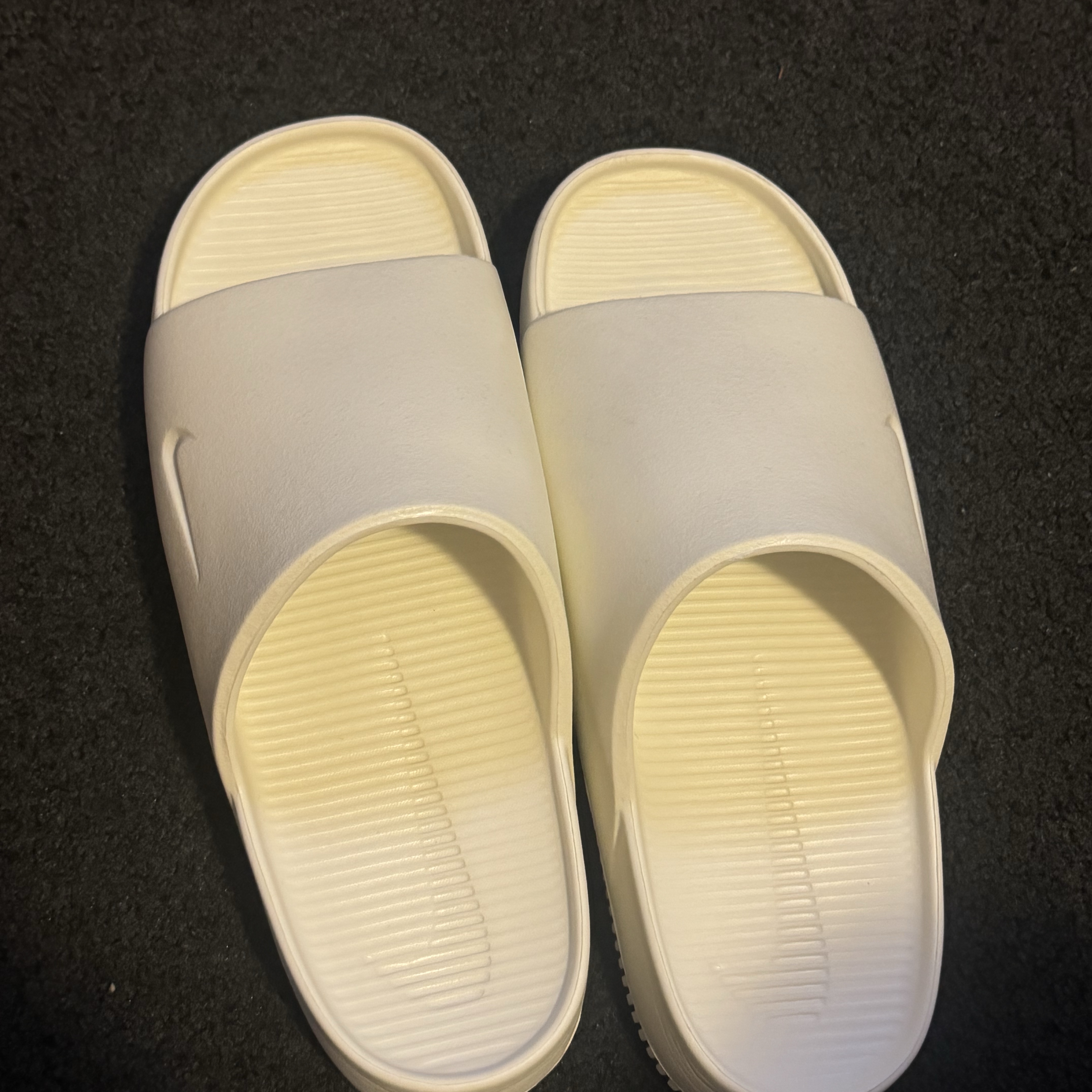 Nike Calm Slide Sail 착용 스타일