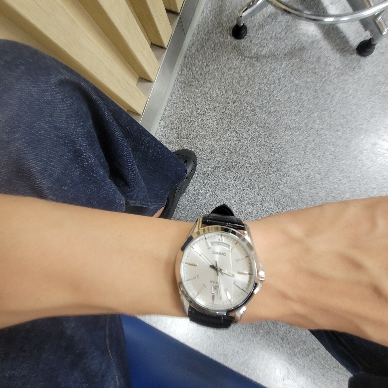 Casio MTP-1370L-7AVDF 착용 스타일 - 4