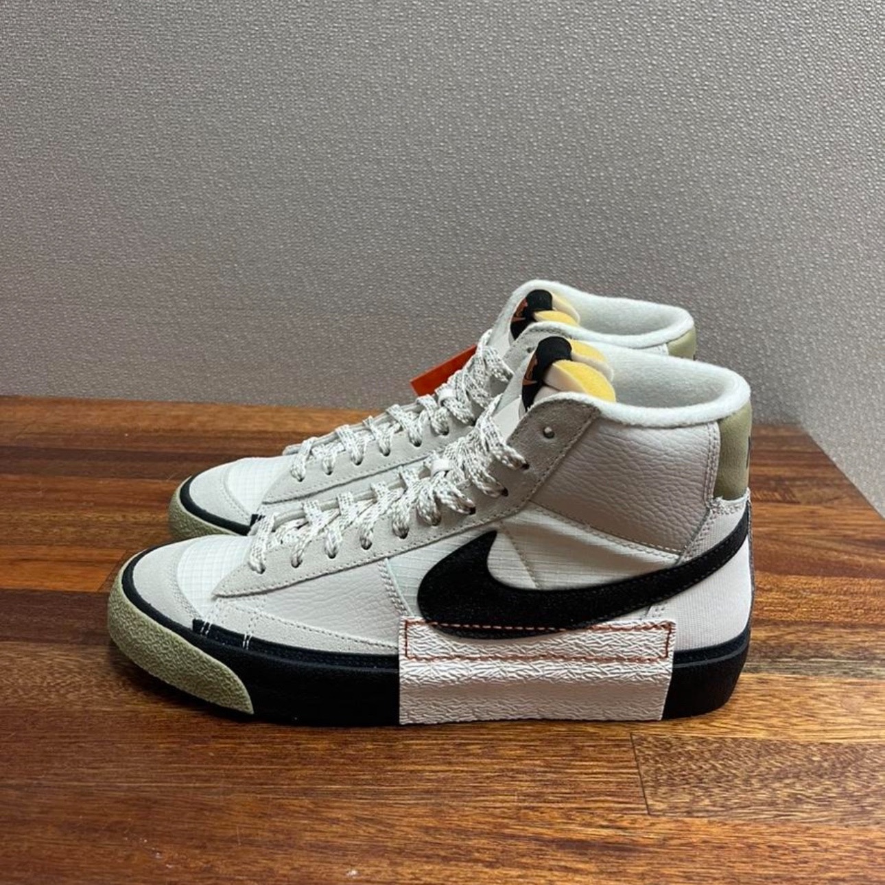 Nike Blazer Mid Pro Club Phantom Neutral Olive 착용 스타일 - 1