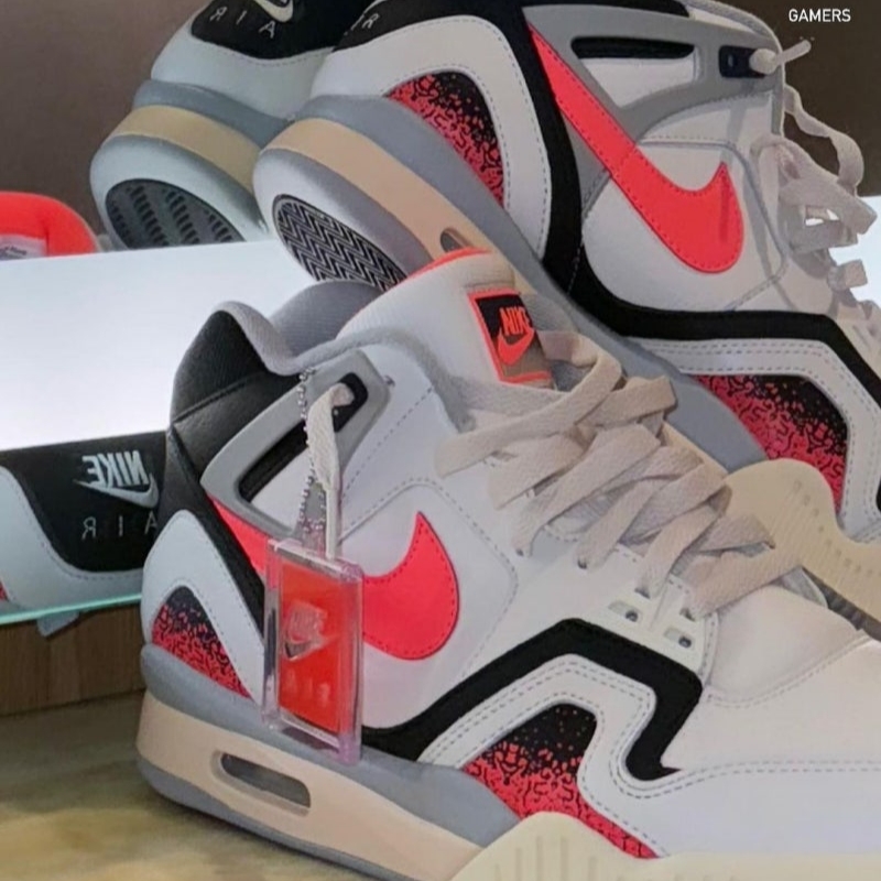 Nike Air Tech Challenge II Hot Lava 2024 착용 스타일 - 2