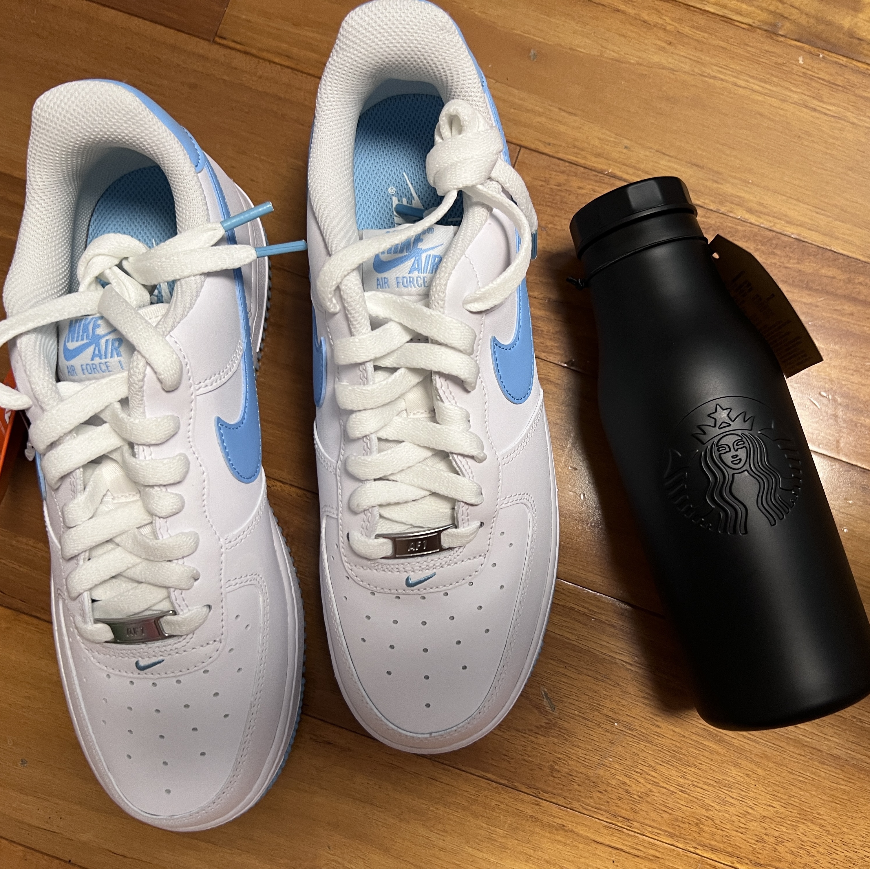 Nike Air Force 1 '07 Aquarius Blue White, Starbucks x Fragment Stainless Steel Logo Bottle Matte Black 473ml 착용 스타일