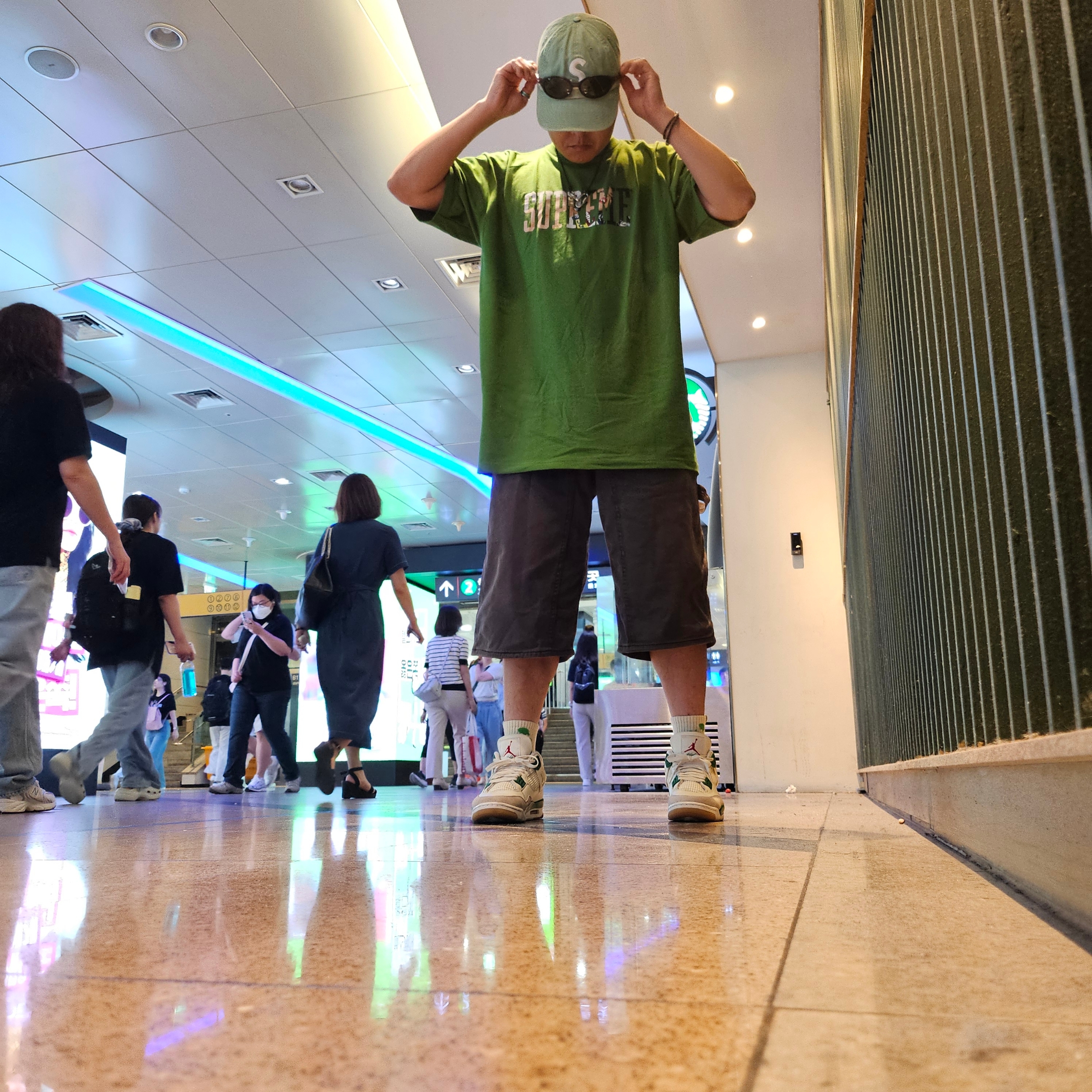 Jordan 4 x Nike SB Retro SP Pine Green, Supreme Pigment Print S Logo 6-Panel Light Sage - 22FW 착용 스타일 - 4