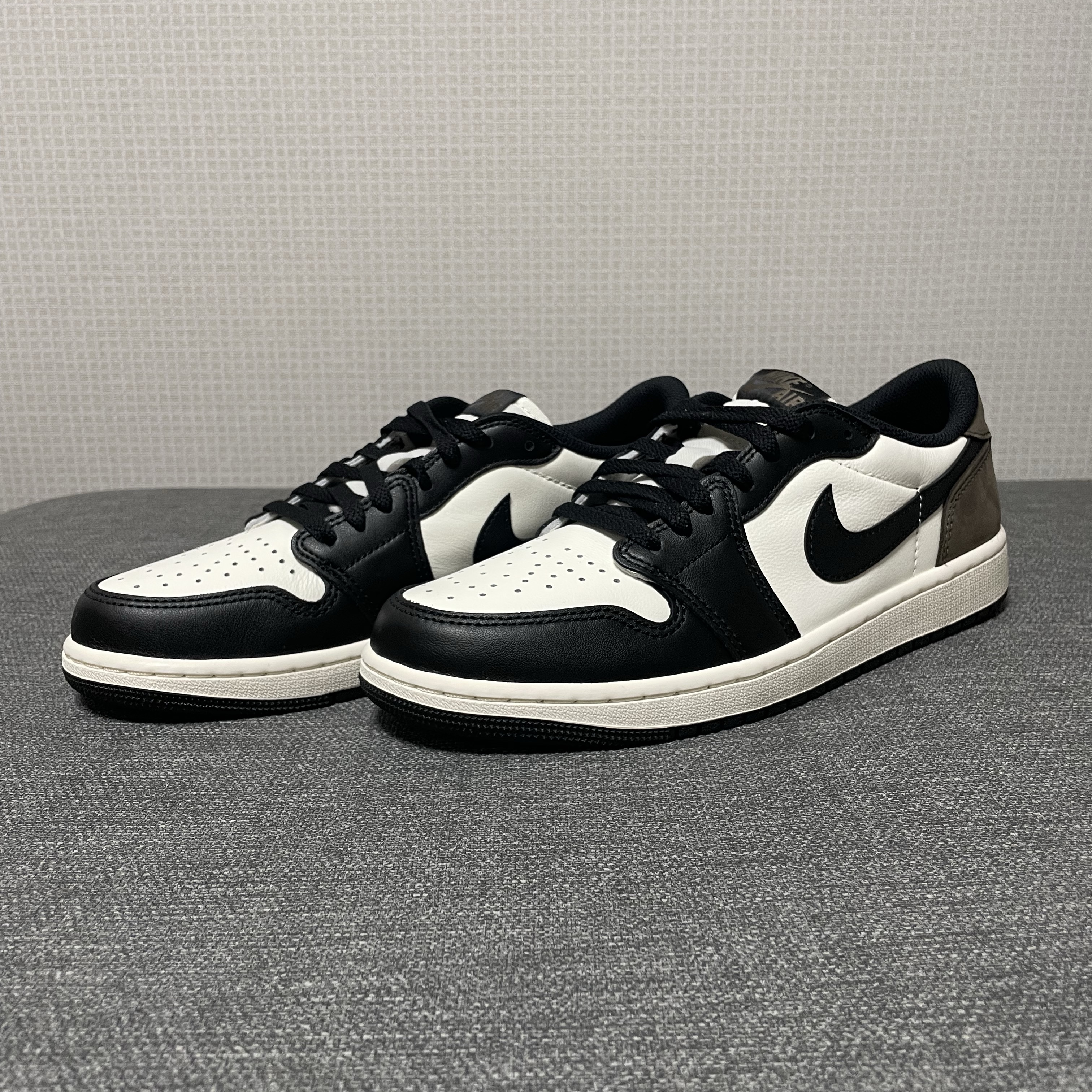 Jordan 1 Retro Low OG Mocha 착용 스타일 - 6