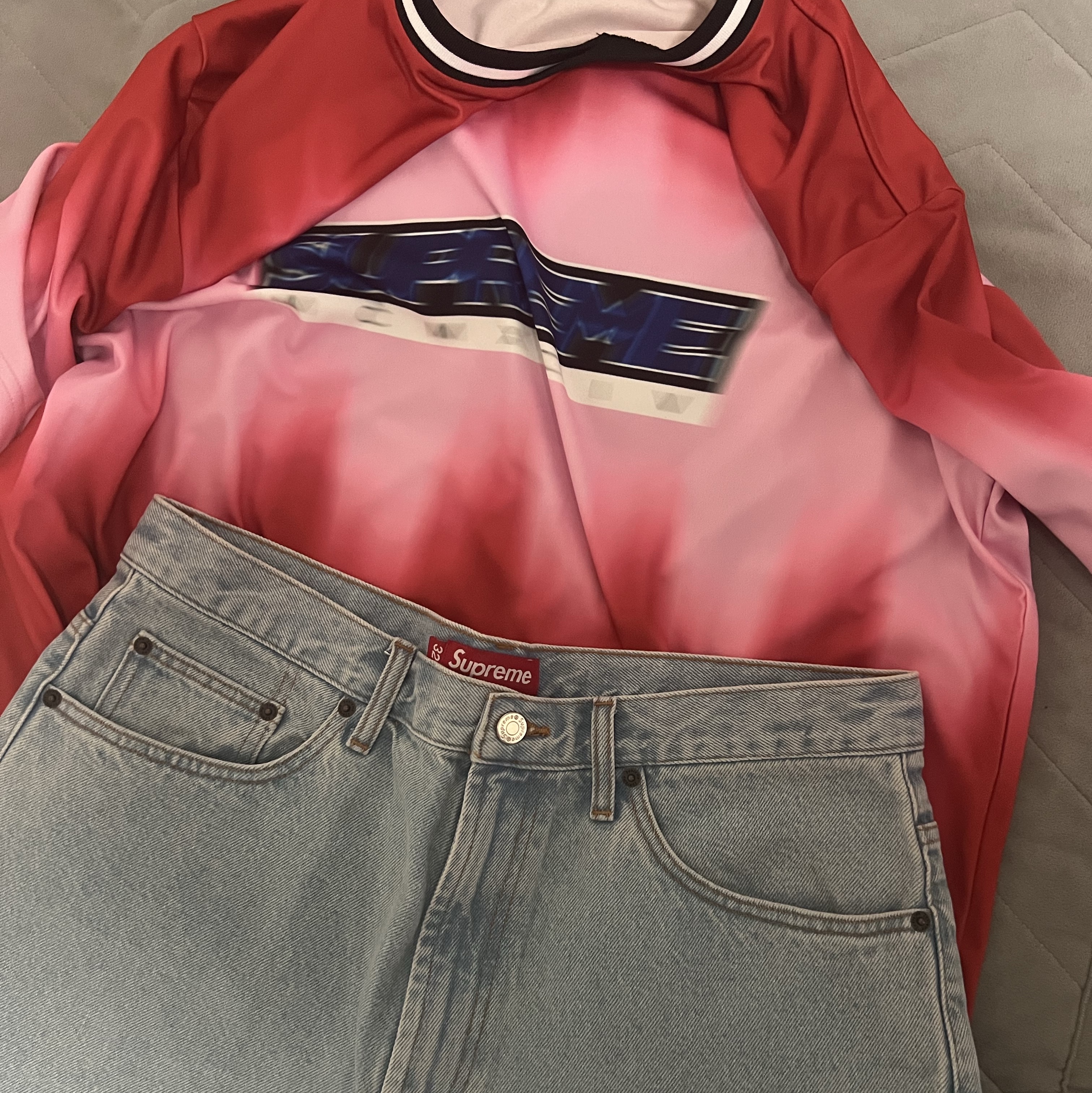 Supreme Blur Soccer Jersey Red - 24SS 착용 스타일