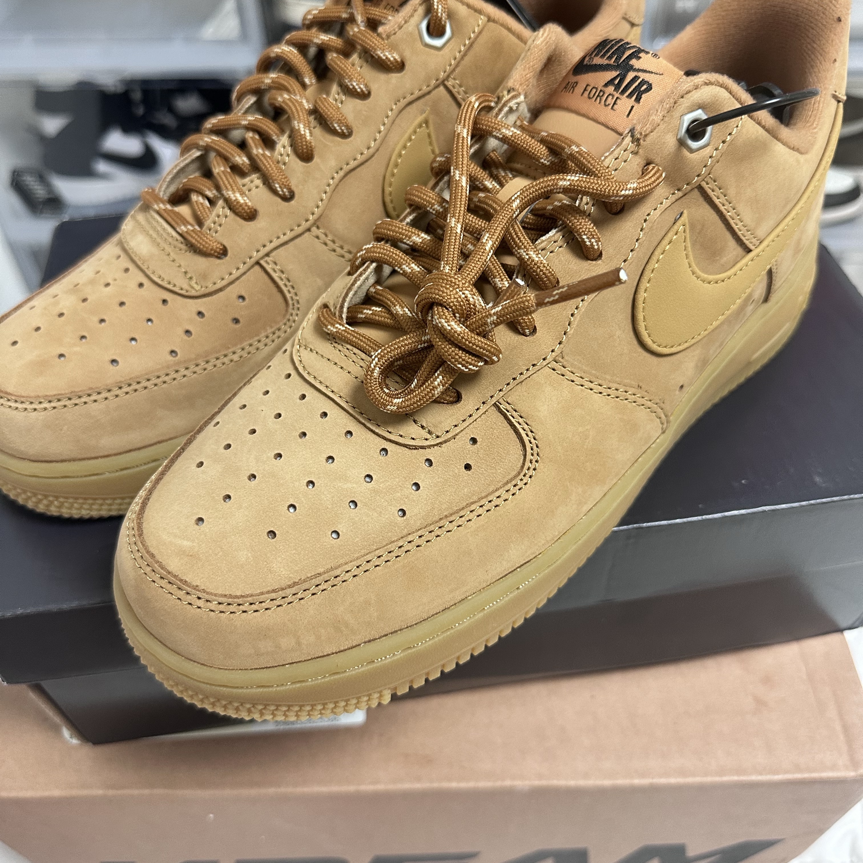 Nike Air Force 1 '07 WB Flax 착용 스타일