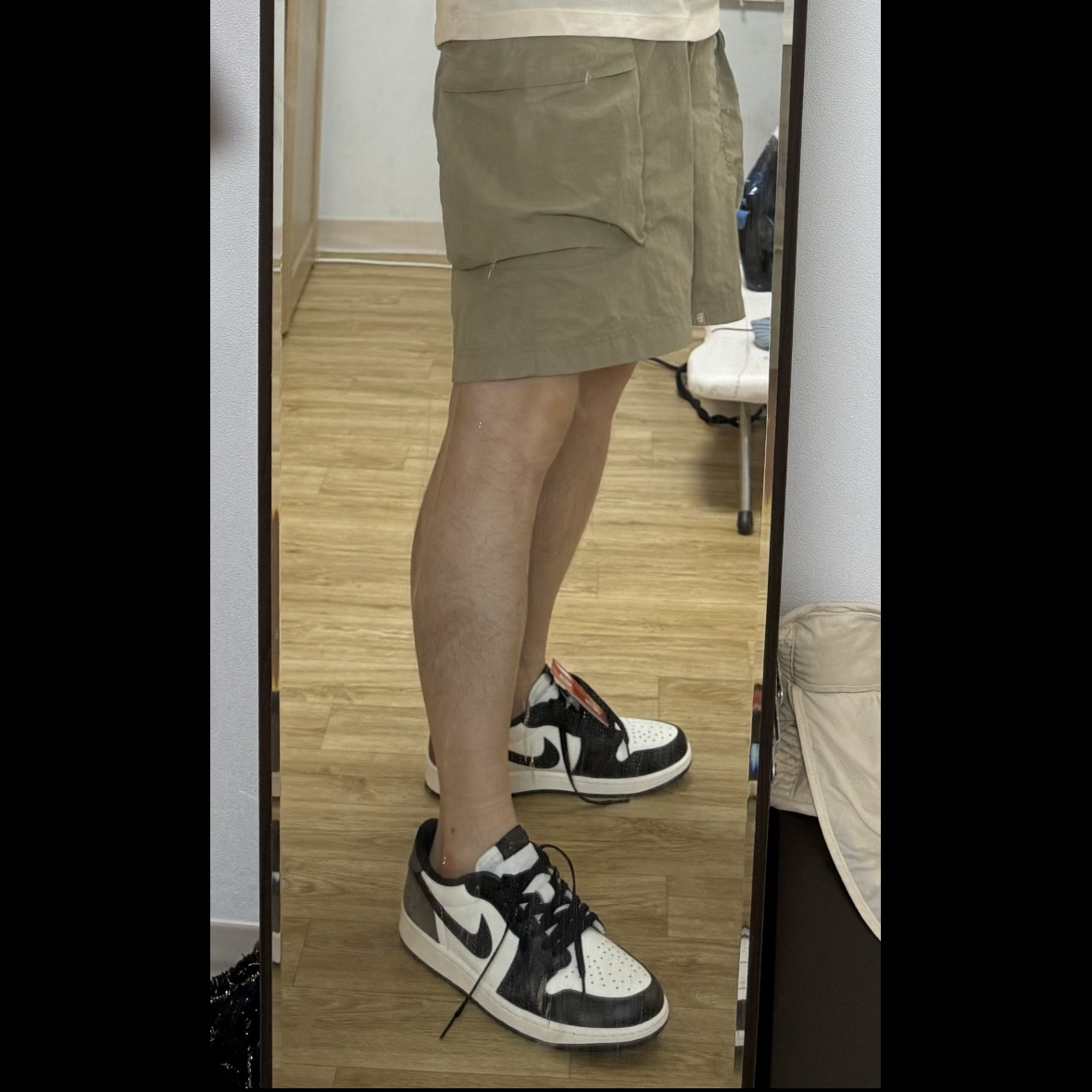 Jordan 1 Retro Low OG Mocha 착용 스타일 - 4