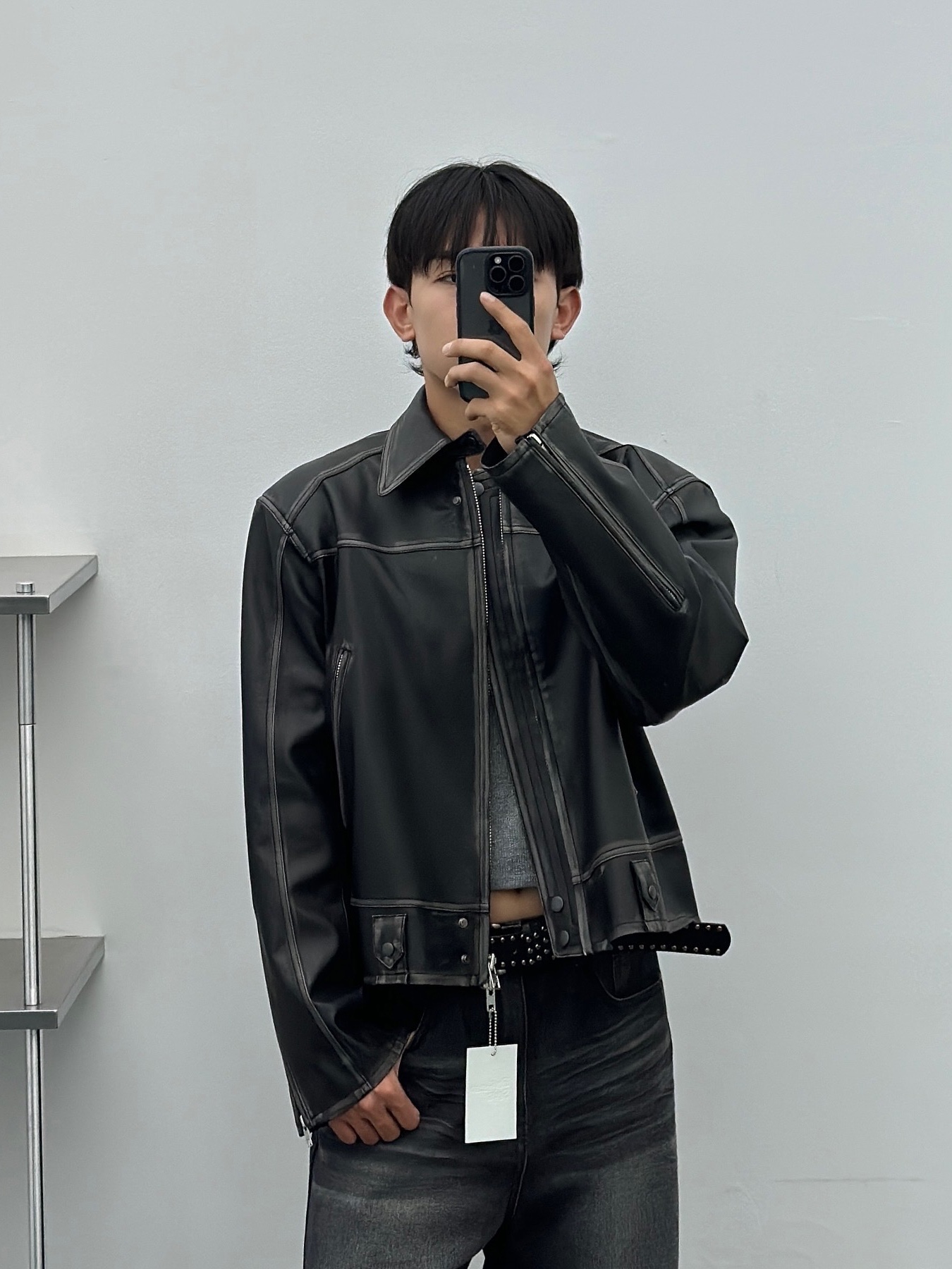 Haleine 3D Distressed Faux Leahter Jacket Black (VJ301), Haleine 3D Distressed Faux Leather Jacket Brown (VJ302) 착용 스타일