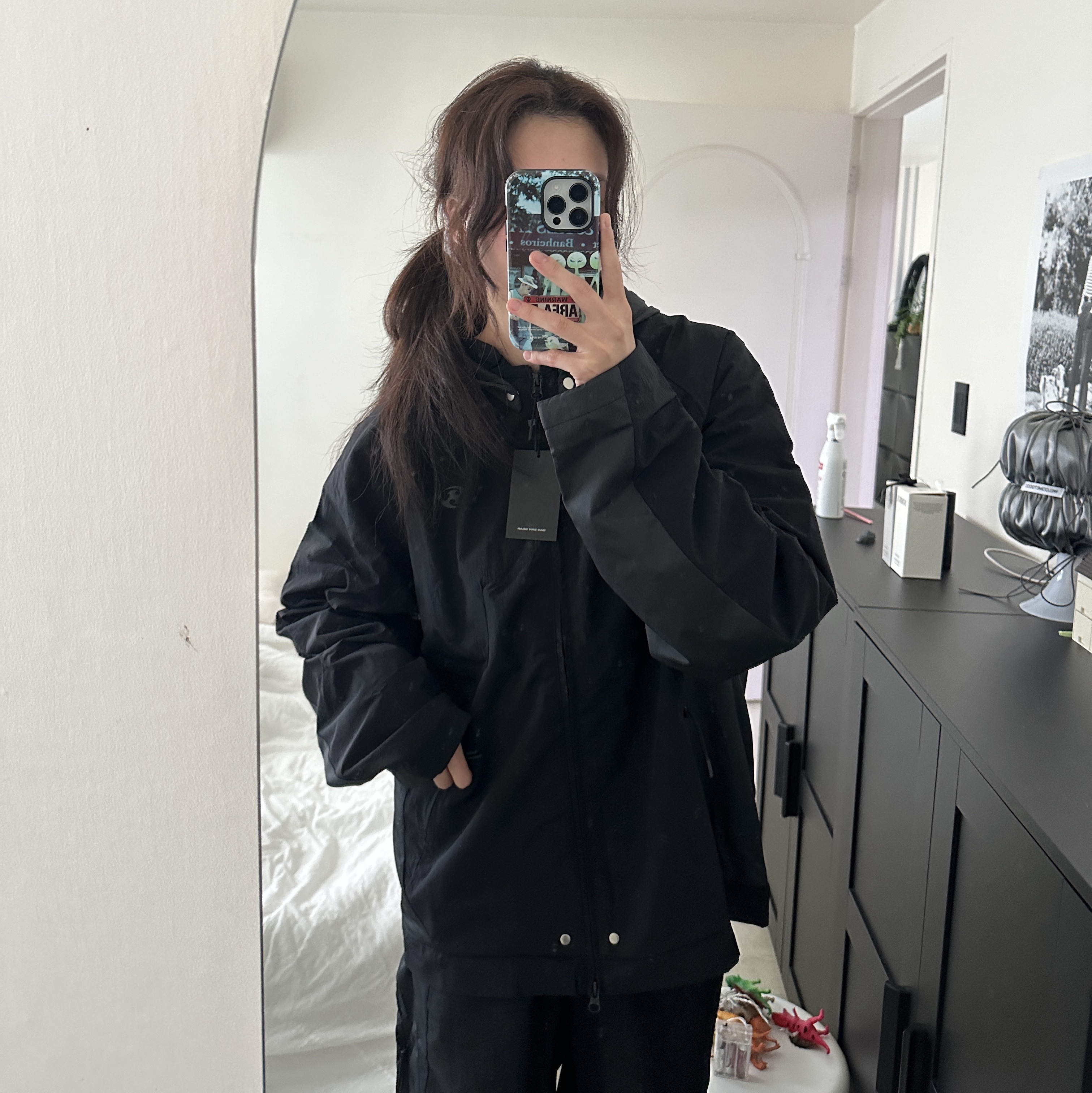 Sansan Gear Contrast Jacket Black 착용 스타일