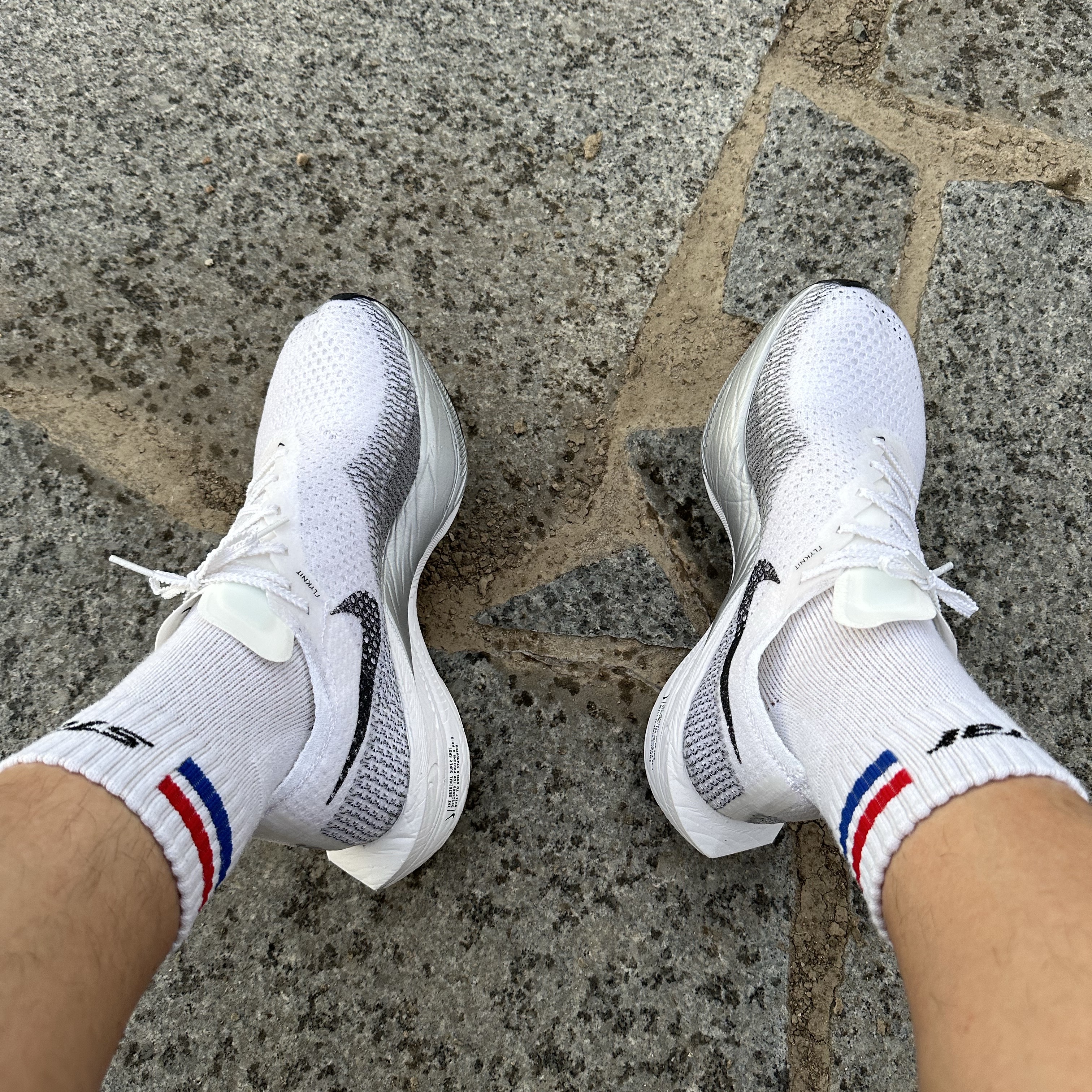 Nike ZoomX Vaporfly Next% 3 White Grey 착용 스타일 - 1