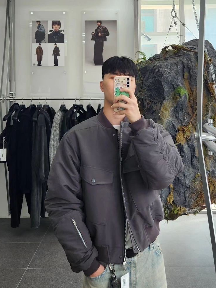 Haleine Cargo Pocket Bomber Jacket Black (VJ319), Haleine Cargo Pocket Bomber Jacket Grey (VJ320) 착용 스타일