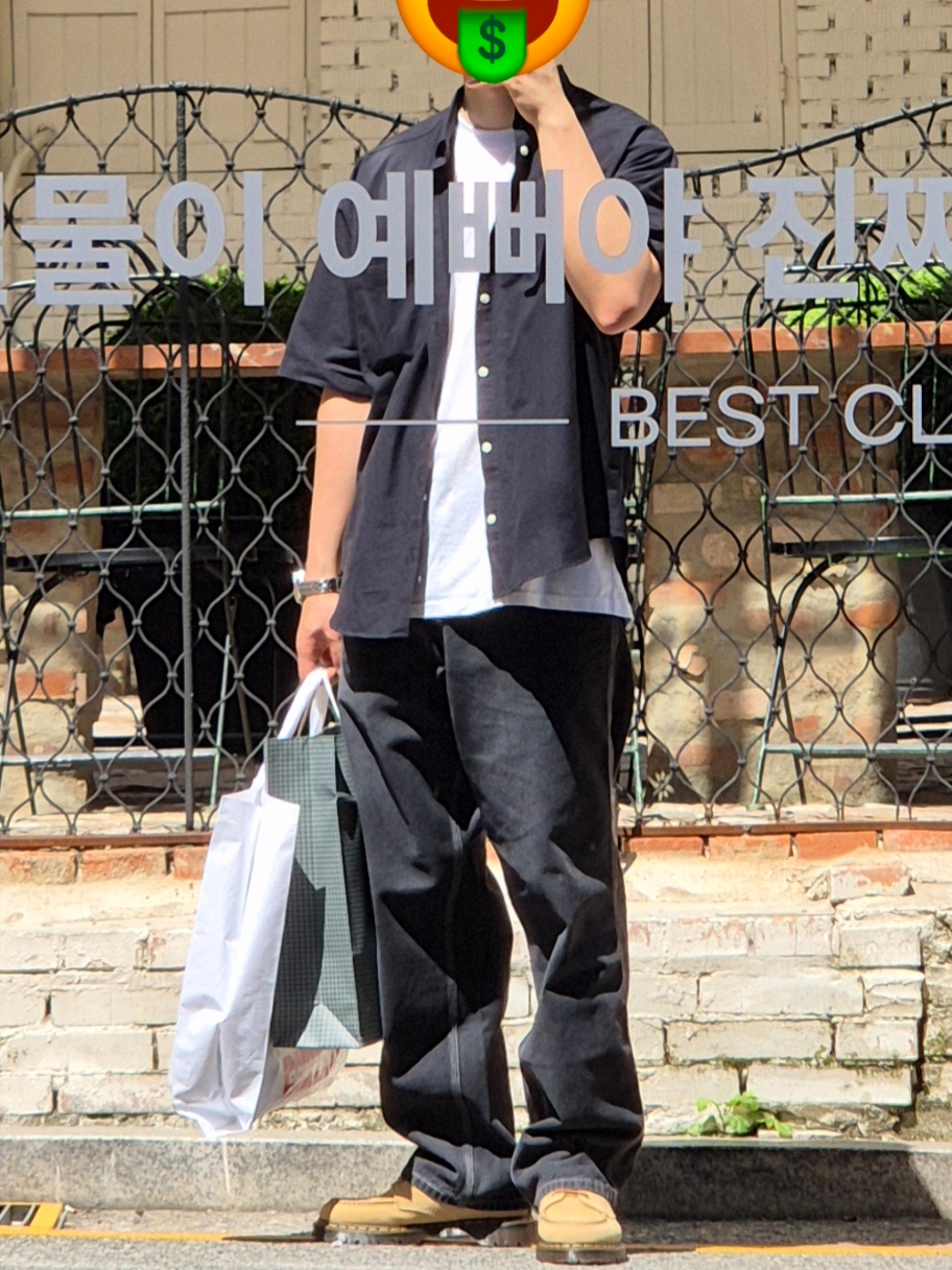 Supreme Loose Fit S/S Oxford Shirt Black - 24SS, Carhartt WIP Norco Denim Simple Pants Black Heavy Stone Wash 착용 스타일 - 1