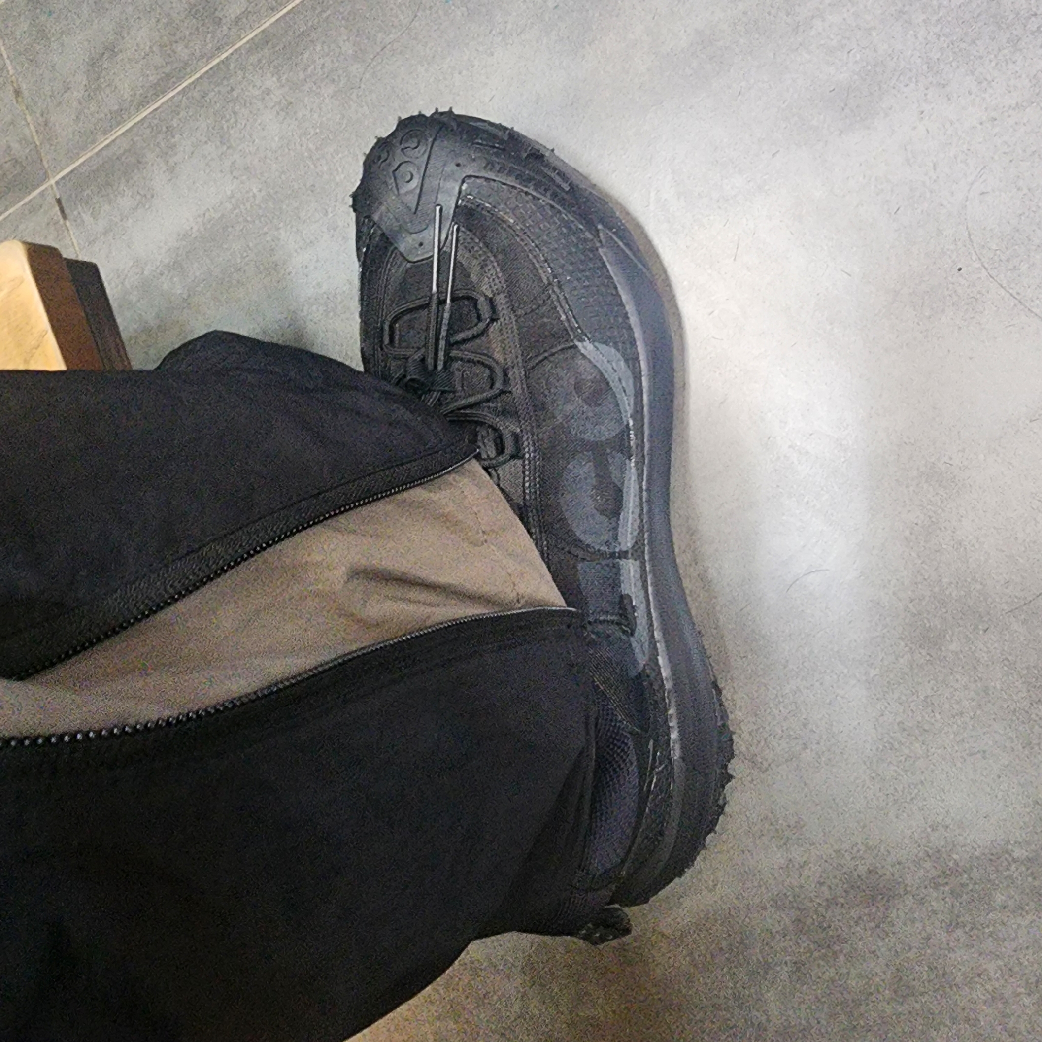 Nike ACG Mountain Fly 2 Low Black 착용 스타일 - 1