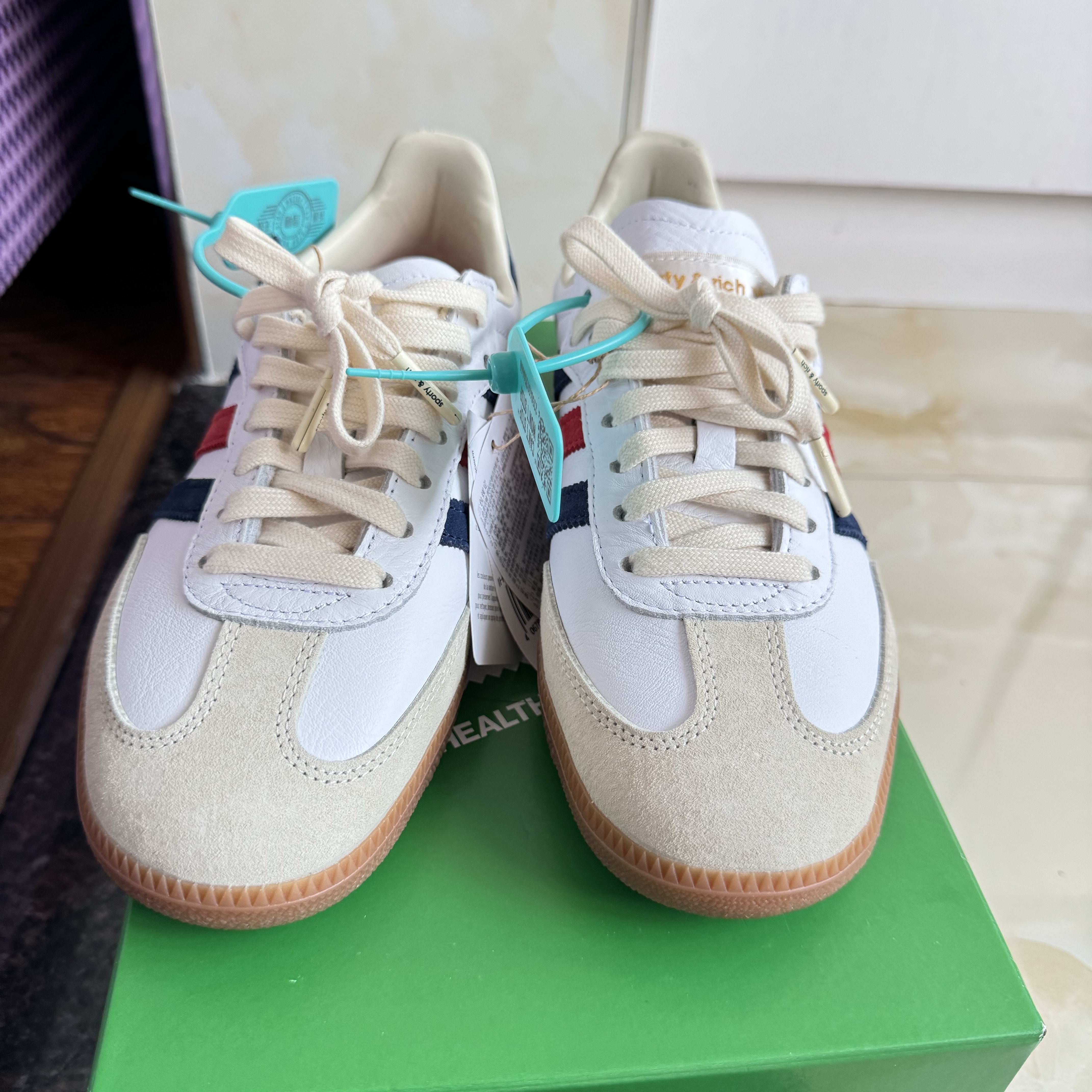 Adidas x Sporty & Rich Samba OG Cloud White Night Indigo 착용 스타일 - 1