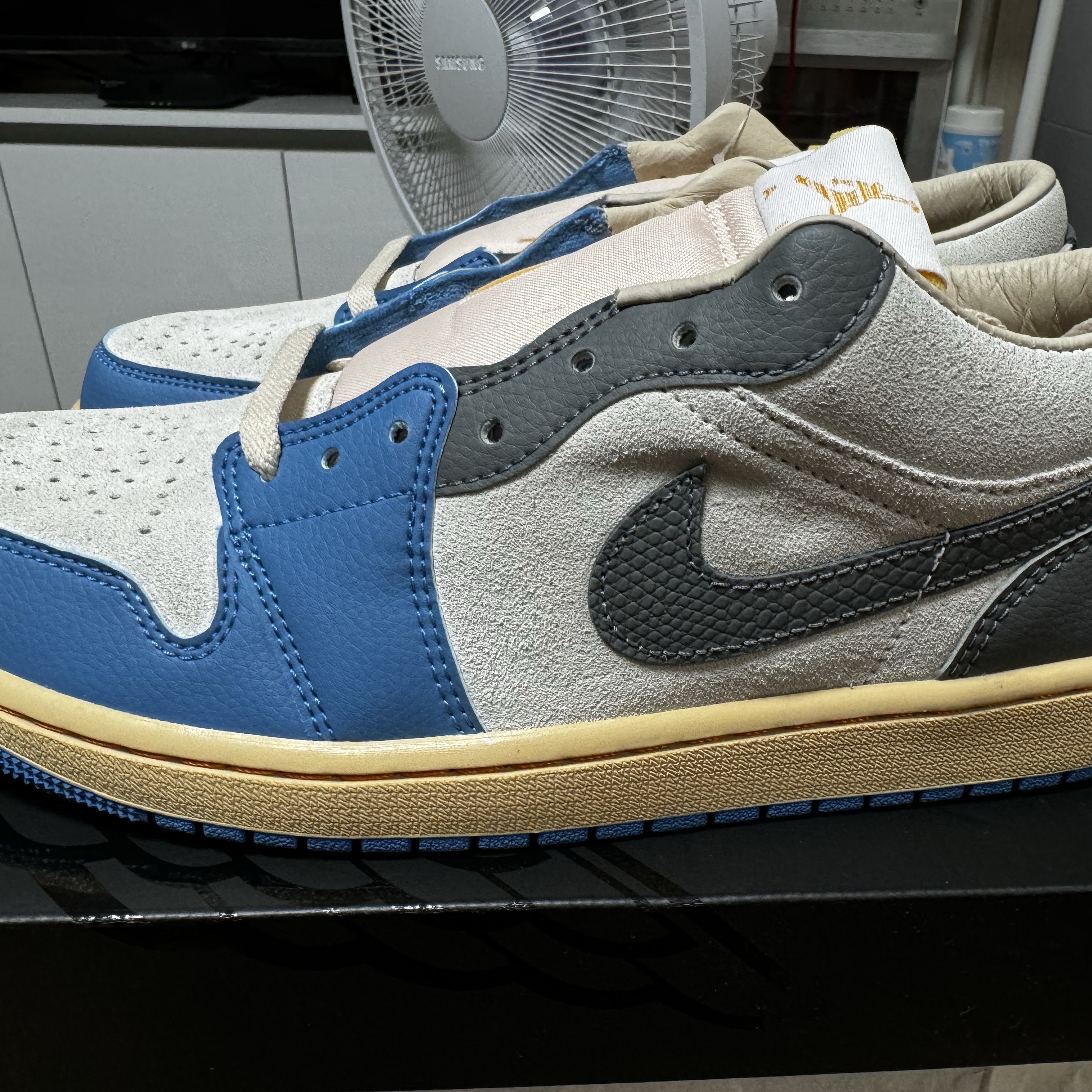 Jordan 1 Low SE Tokyo 96 착용 스타일 - 1