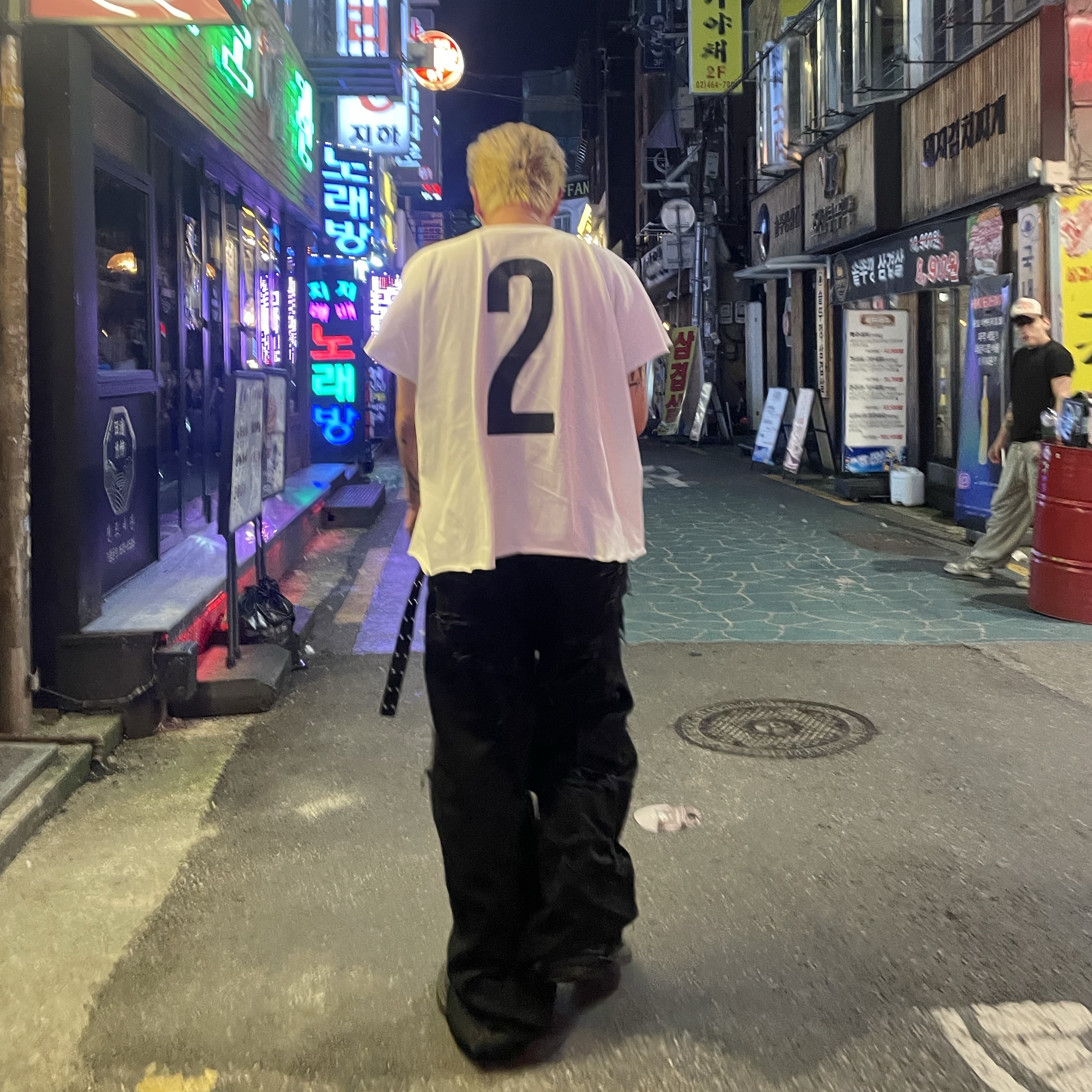 Yeezy Two Box T-Shirt White (Vultures Listening Experience Korea Exclusive), Balenciaga Steroid Derby Black 착용 스타일 - 3