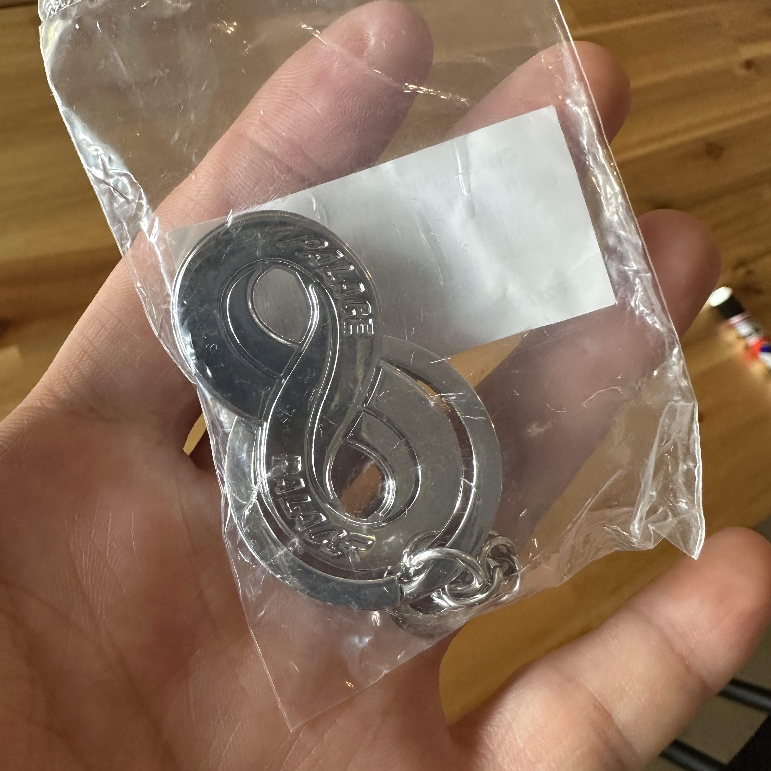 Palace Chain Link Keyring Silver - 24FW 착용 스타일