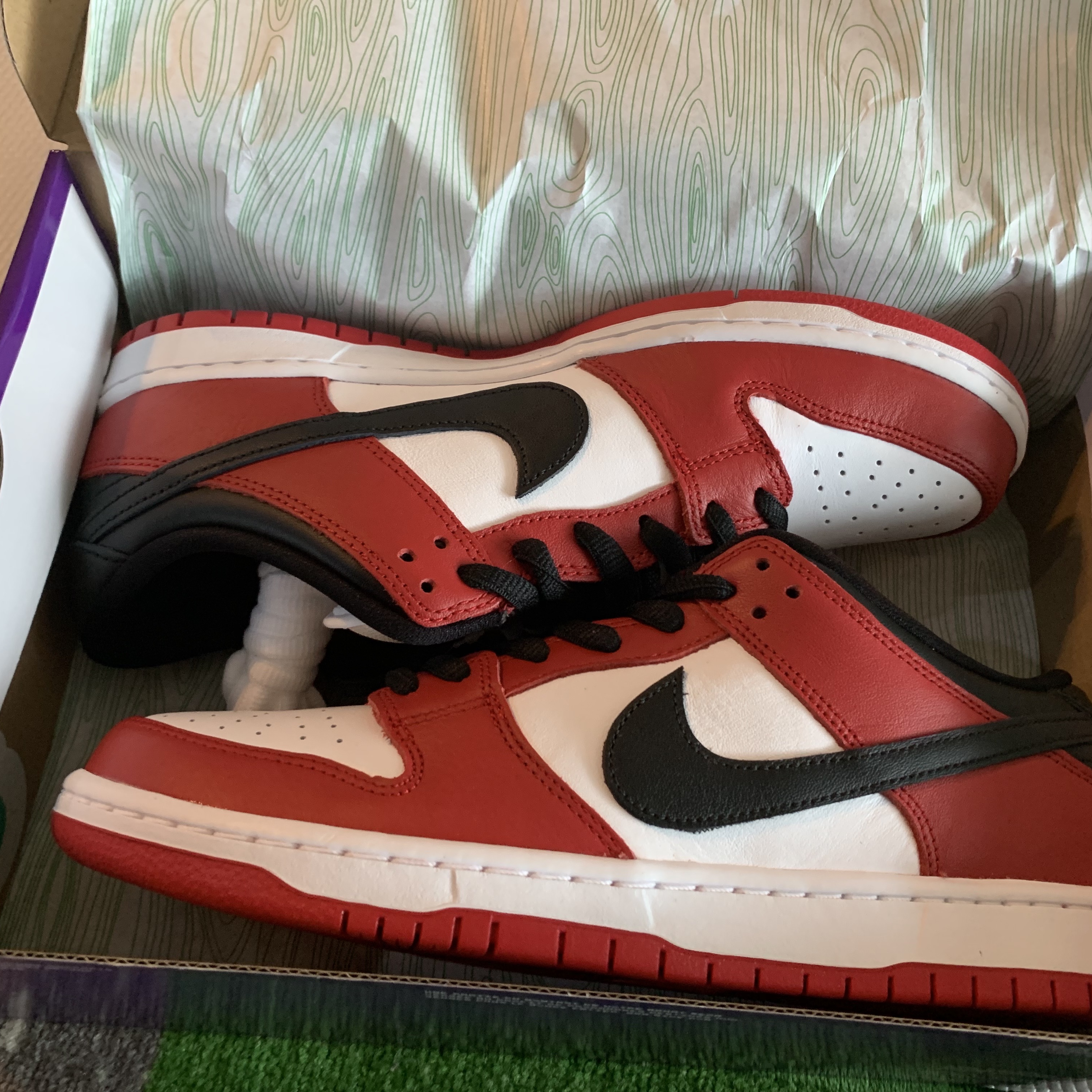 (W) Jordan 1 x Travis Scott Retro Low OG SP Canary, Nike SB Dunk Low Pro Chicago 착용 스타일 - 2