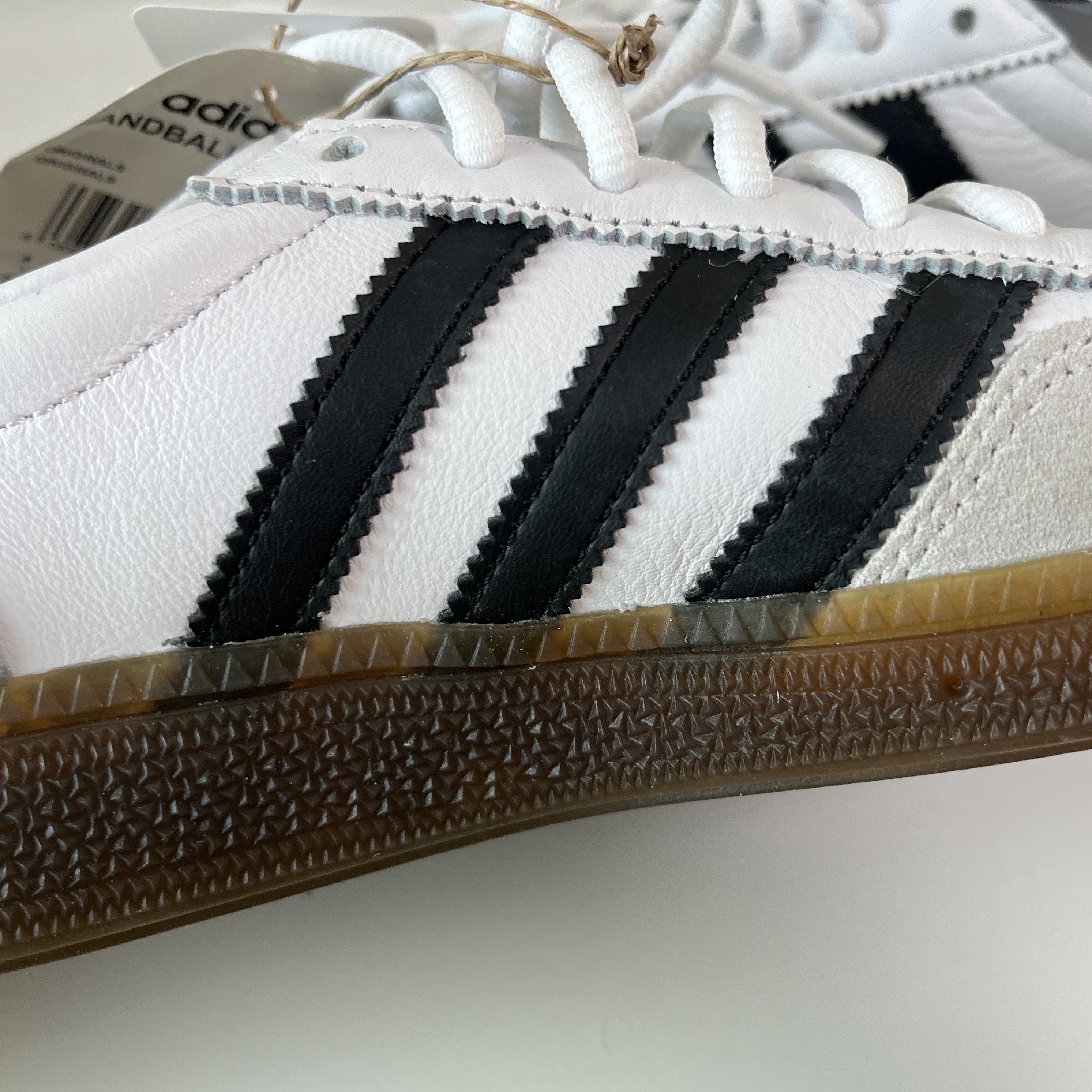 Adidas Spezial Handball White Core Black 착용 스타일 - 2