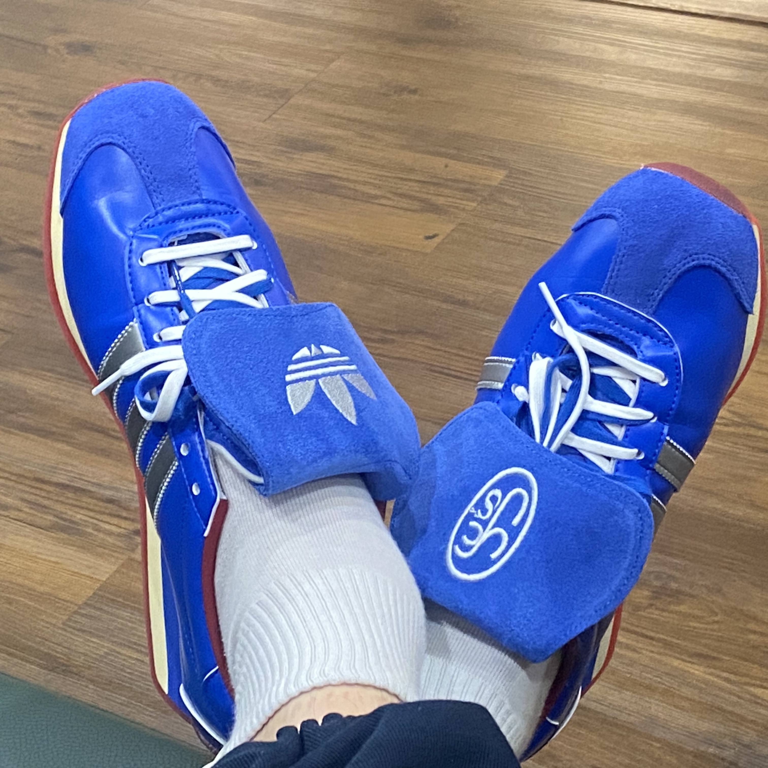 Adidas x Yeseyesee Country OG Blue Matte Silver 착용 스타일 - 2