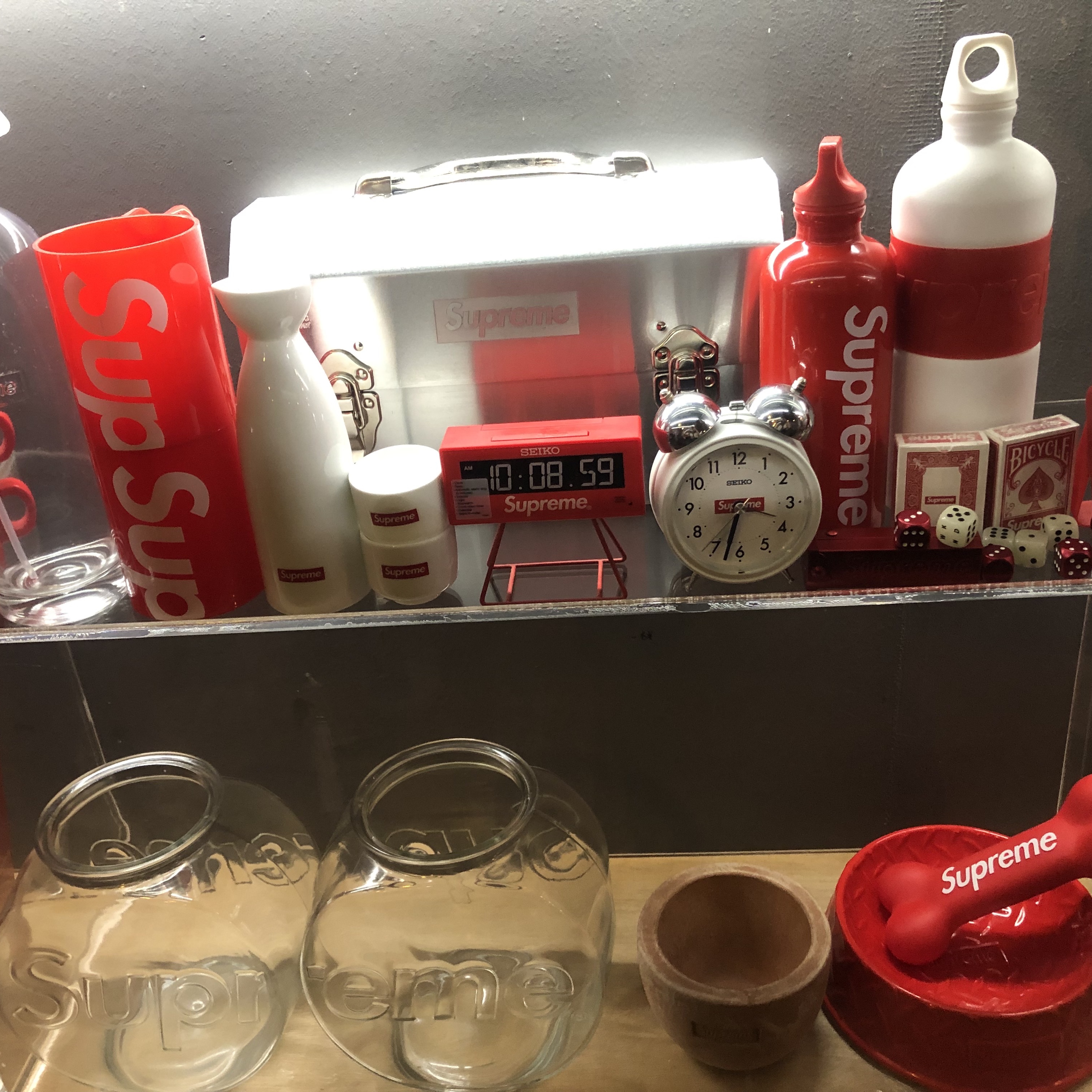 Supreme x L. May MFG Inc. Miner's Lunchbox Silver - 24FW 착용 스타일 - 2