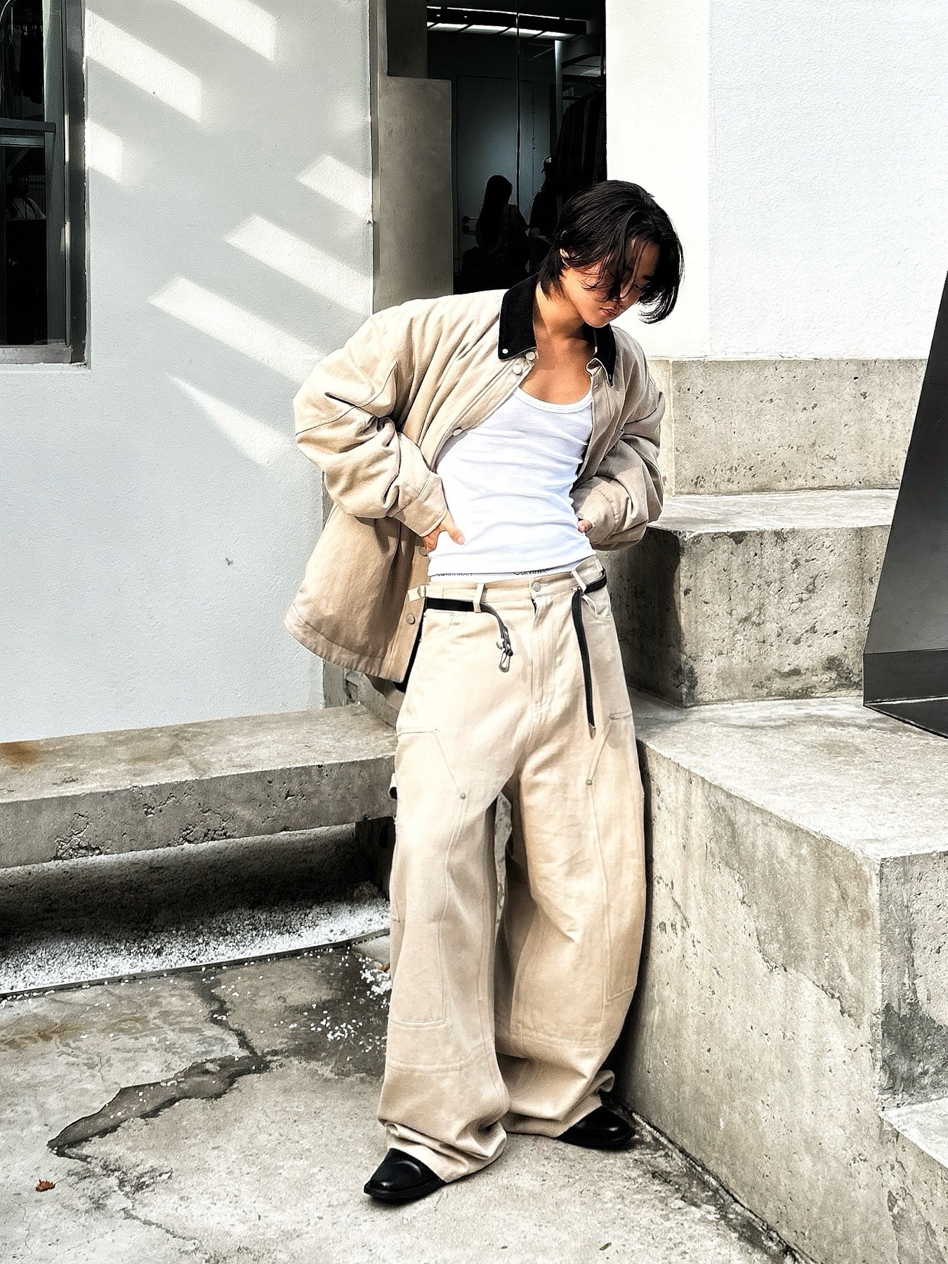 Haleine Carpenter Cargo Cotton Pants Beige (VB308), Haleine Padded Work Shirt Jacket Grey Check (VJ318) 착용 스타일