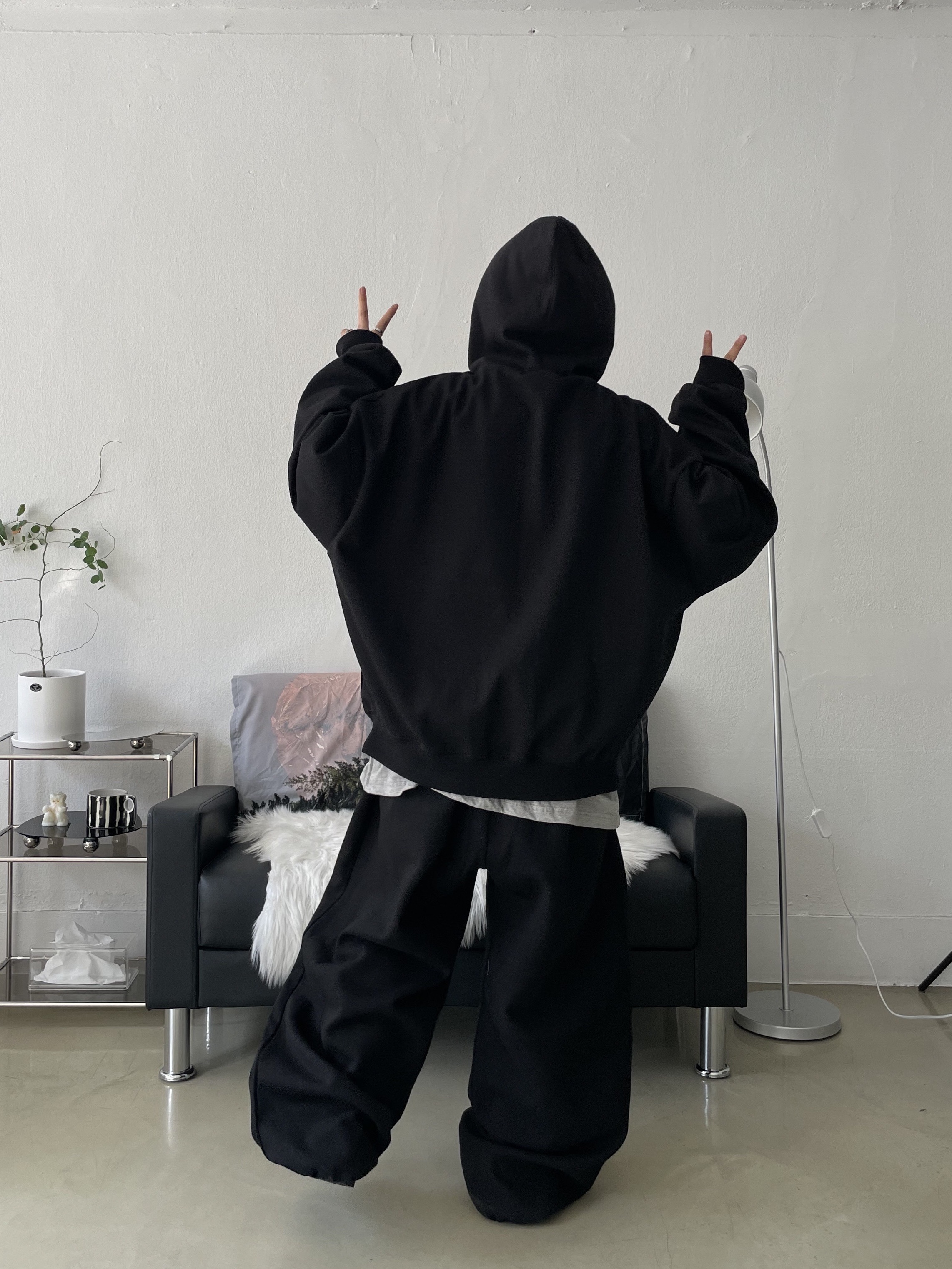 Adidas Superstar Core Black White, Our Legacy Ladon Leather Keychain Black 착용 스타일 - 4