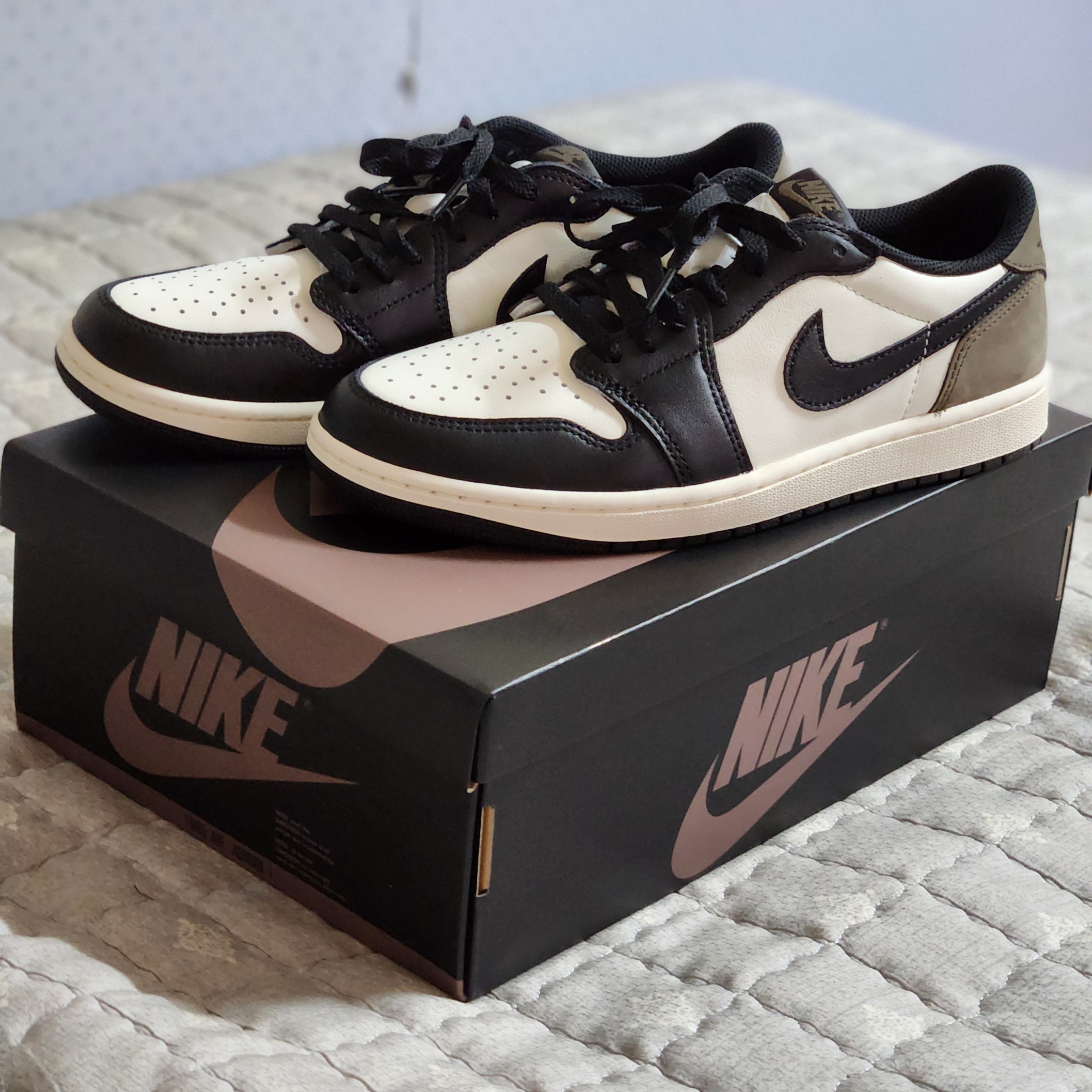 Jordan 1 Retro Low OG Mocha 착용 스타일 - 2