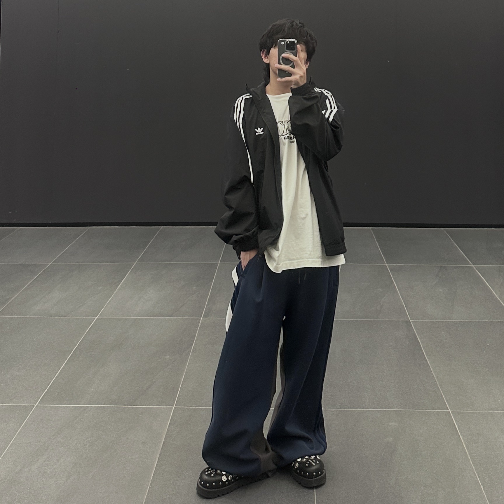 (W) Adidas Adilenium Oversized Track Top Black - US Sizing, (W) Adidas Adilenium Oversized Track Top Black - KR Sizing 착용 스타일 - 1