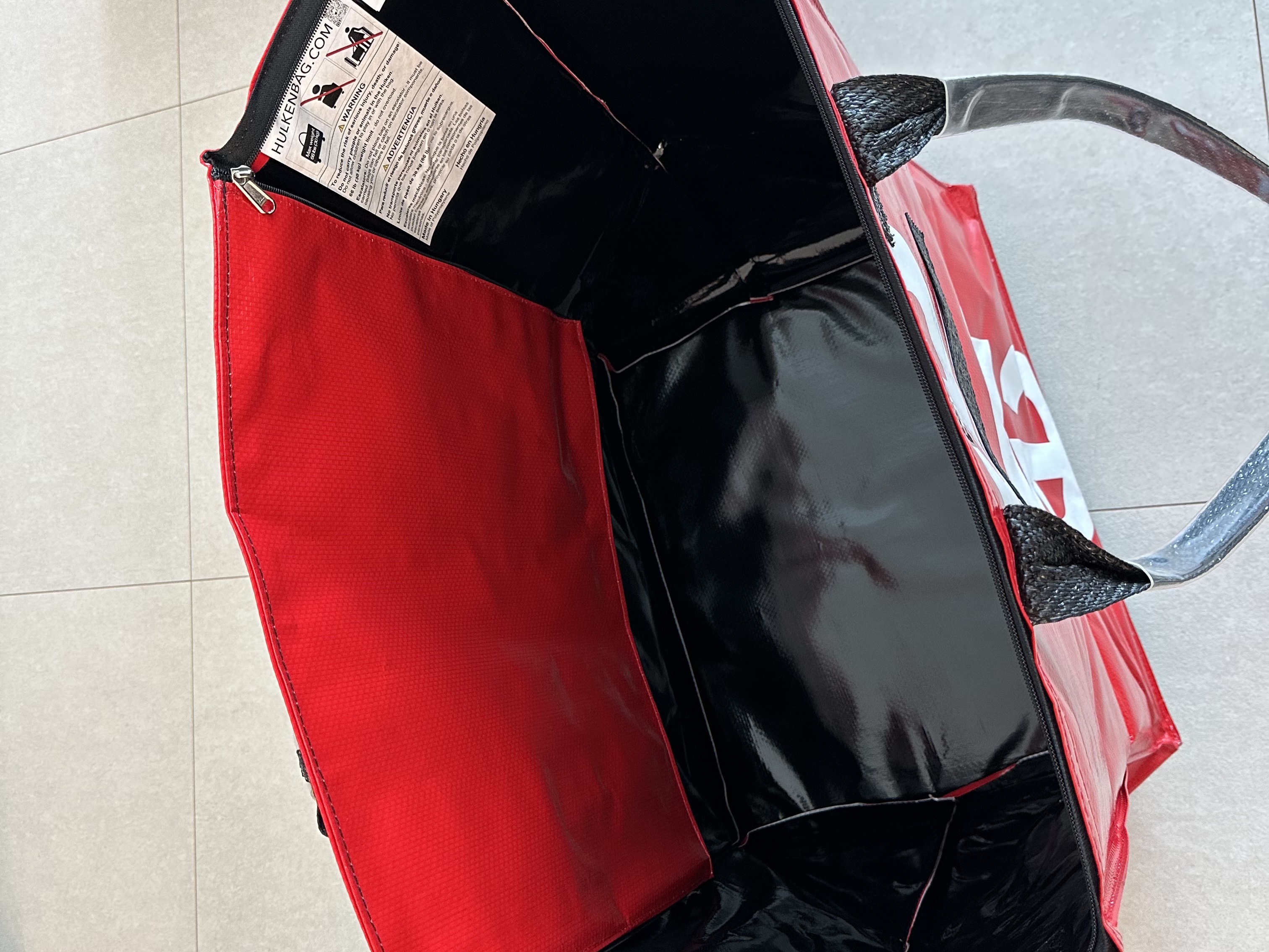 Supreme x Hulken Rolling Tote Bag Red - 24FW 착용 스타일 - 3