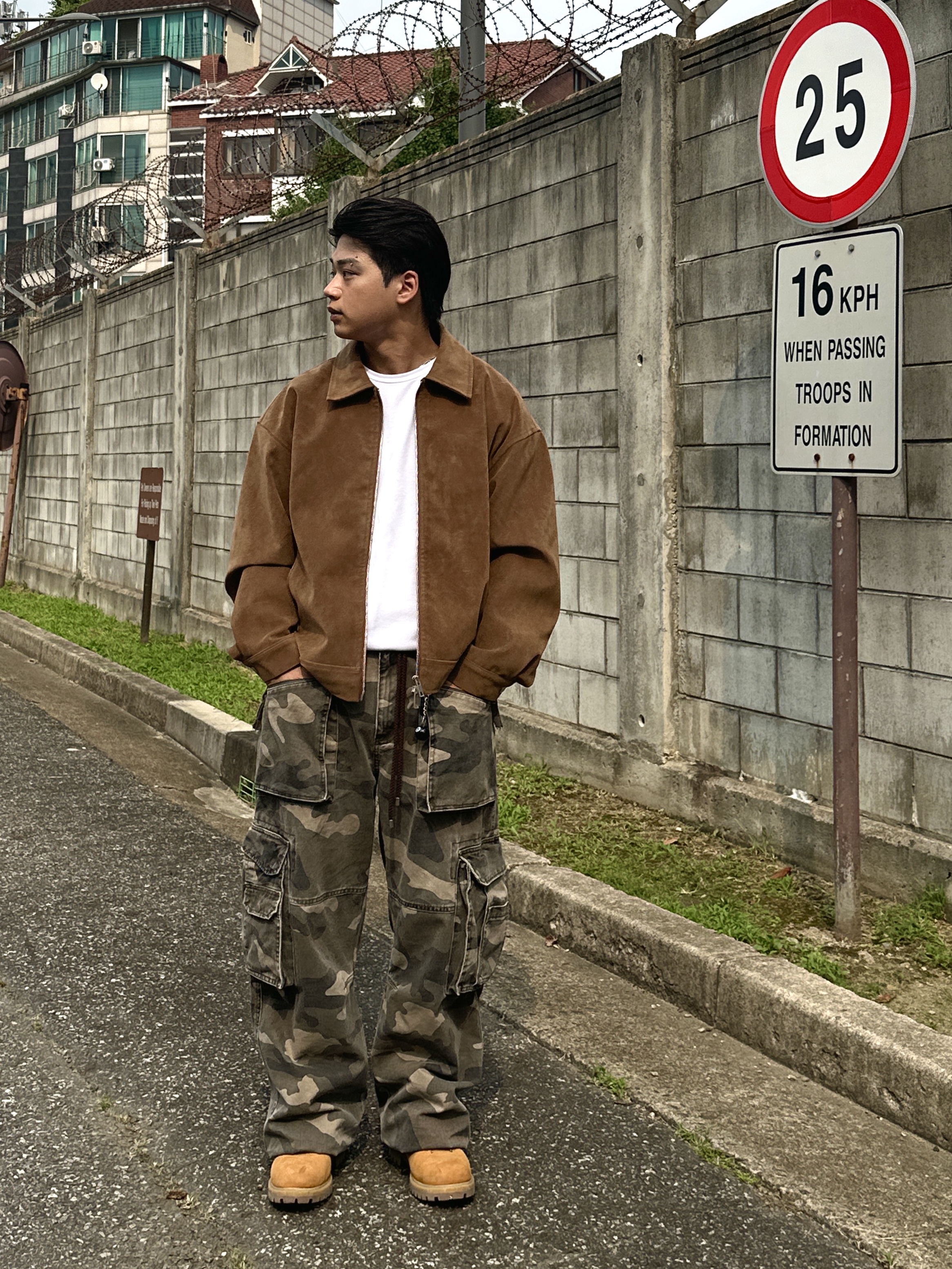 Timberland Premium 6 inch Waterproof Boot Wheat Nubuck - Wide, Timberland Premium 6 inch Waterproof Boot Wheat Nubuck - Medium 착용 스타일 - 1