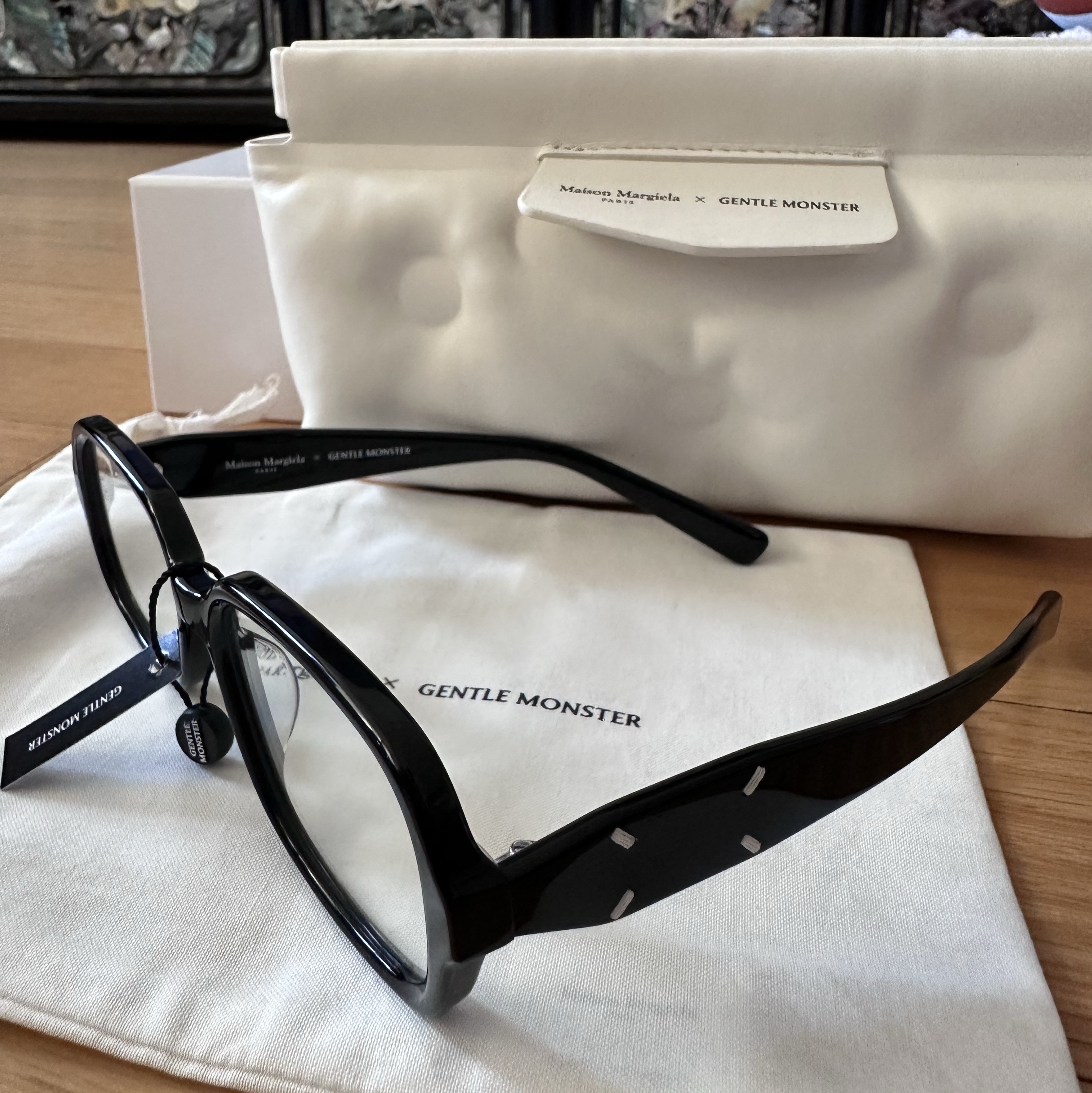 Gentle Monster x Maison Margiela MM114 Black Clear 착용 스타일