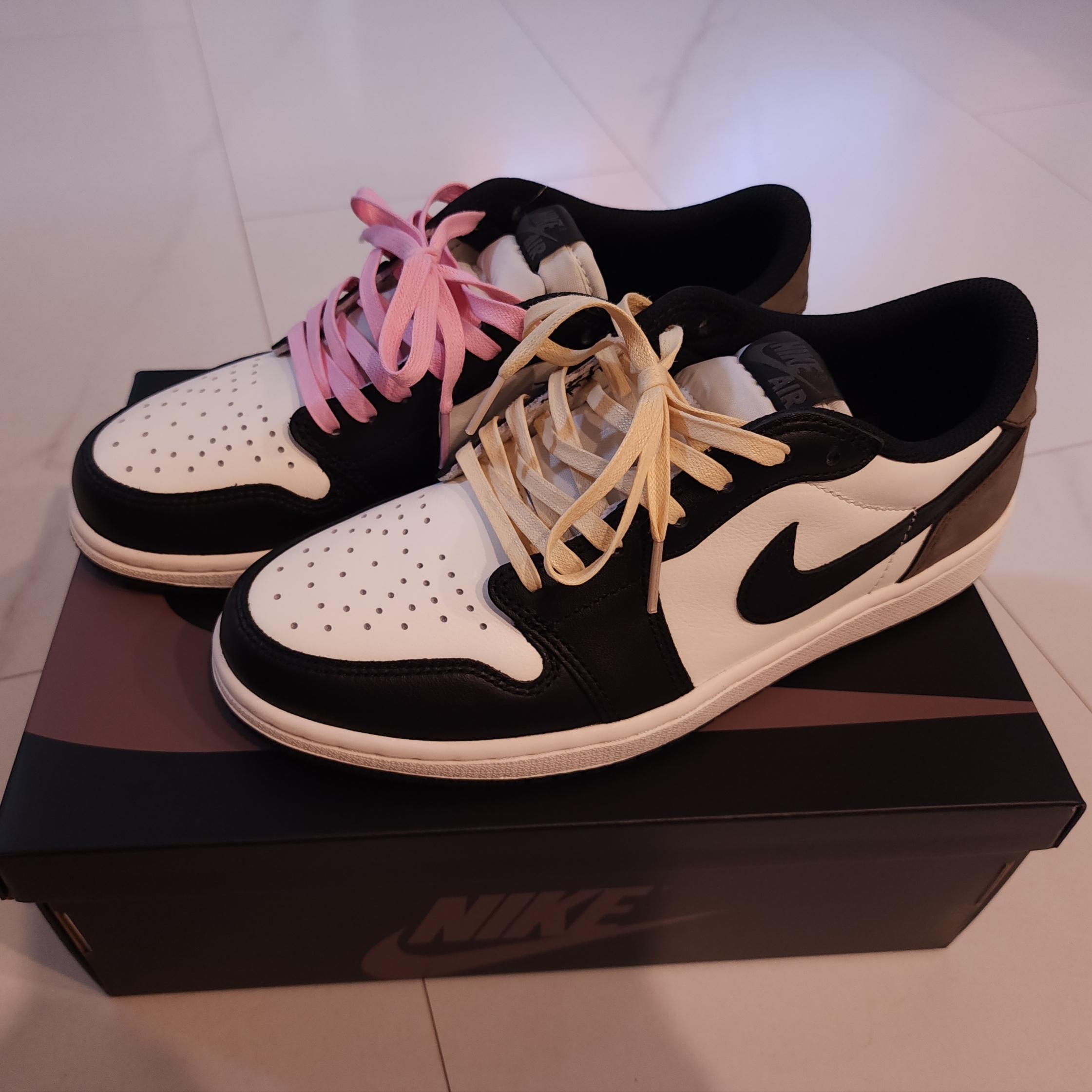 Jordan 1 Retro Low OG Mocha 착용 스타일
