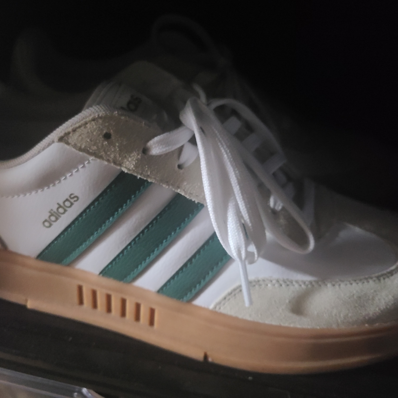 Adidas Gradas Collegiate Green 착용 스타일