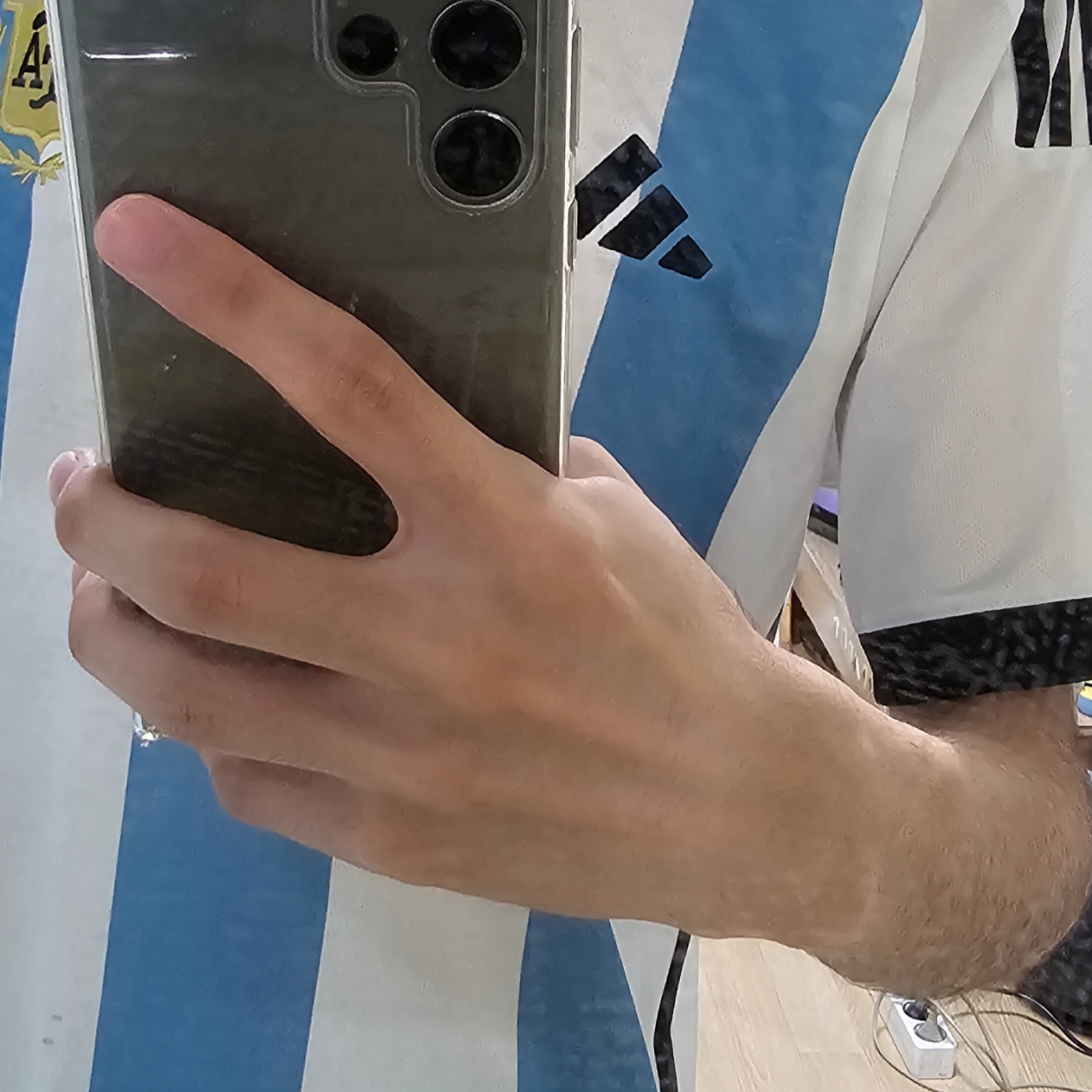 Adidas Argentina Home Jersey 2022 Winners 3-Star White Light Blue - US Sizing (Non Marking Ver.) 착용 스타일