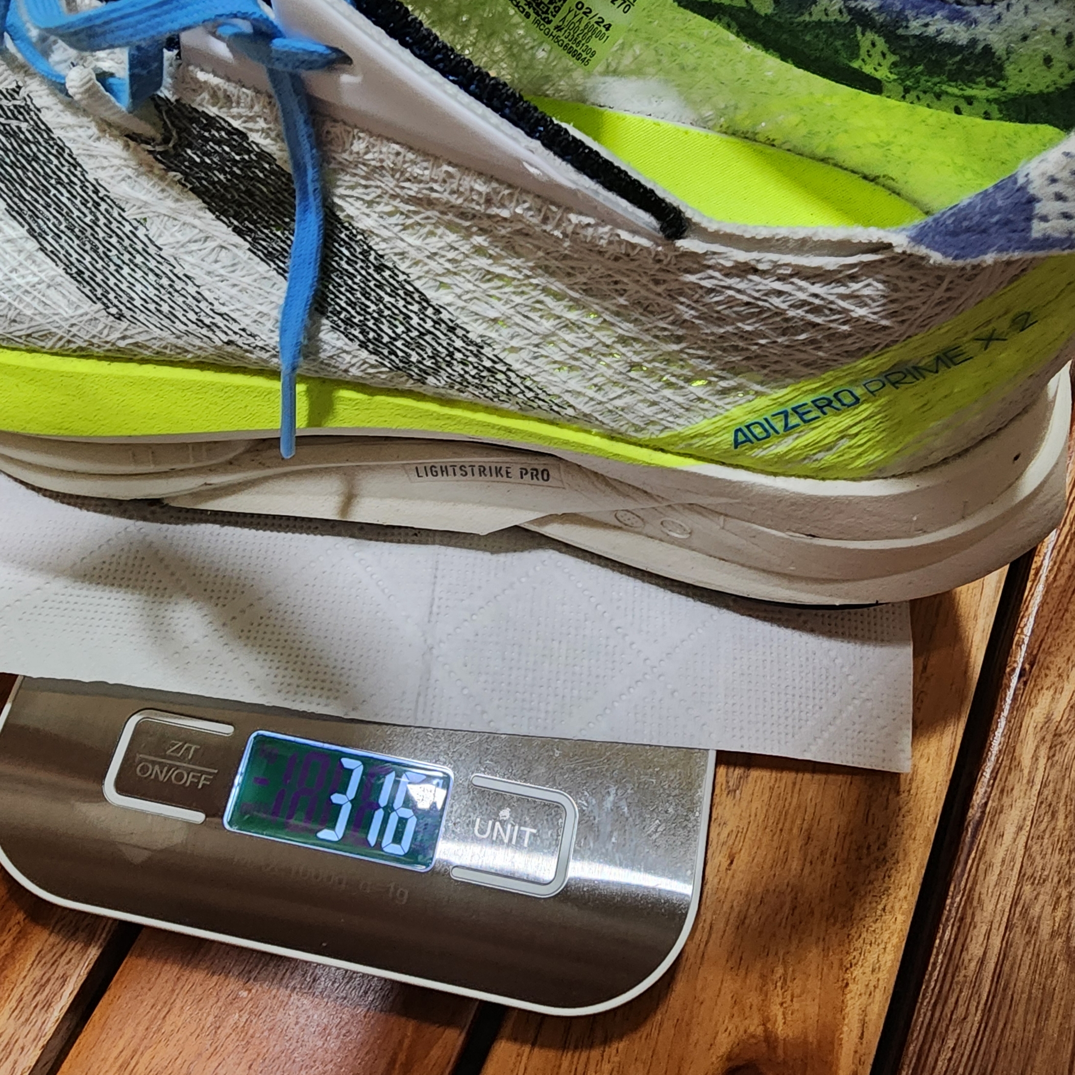 Asics Metaspeed Sky Paris Safety Yellow Black, Nike Air Zoom Alphafly Next% 3 Volt 착용 스타일 - 8