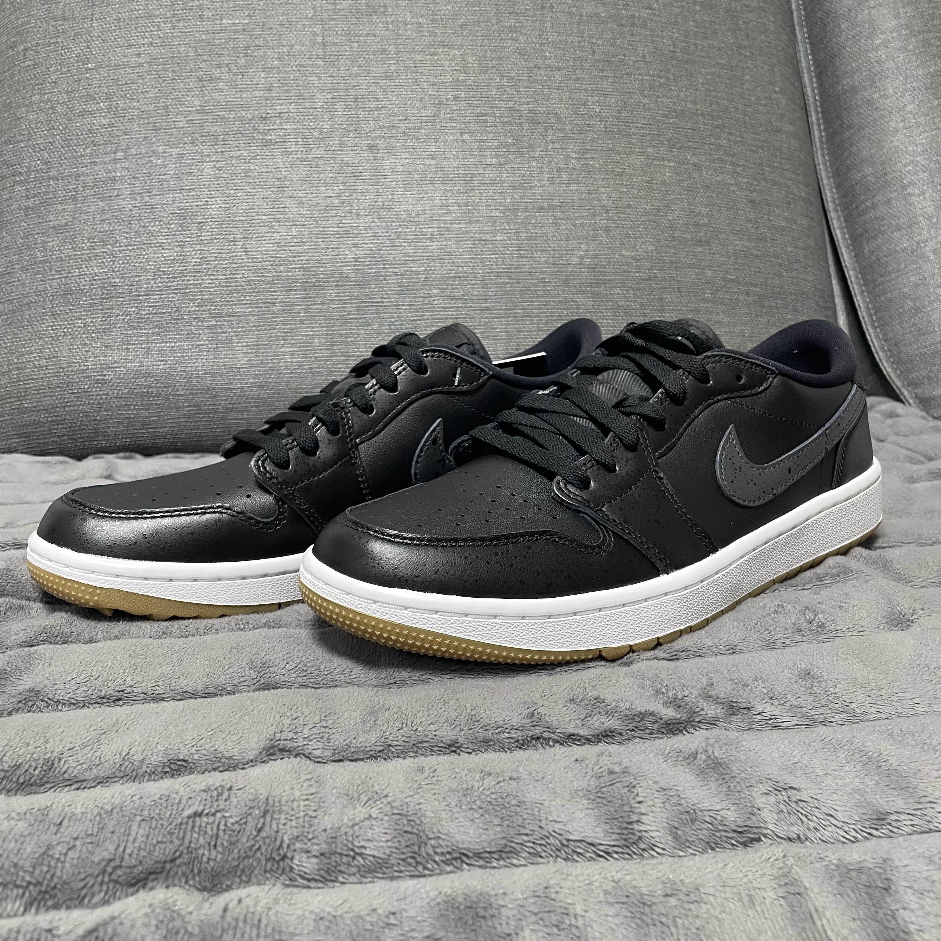 Jordan 1 Low Golf Black Gum Medium Brown 착용 스타일 - 5