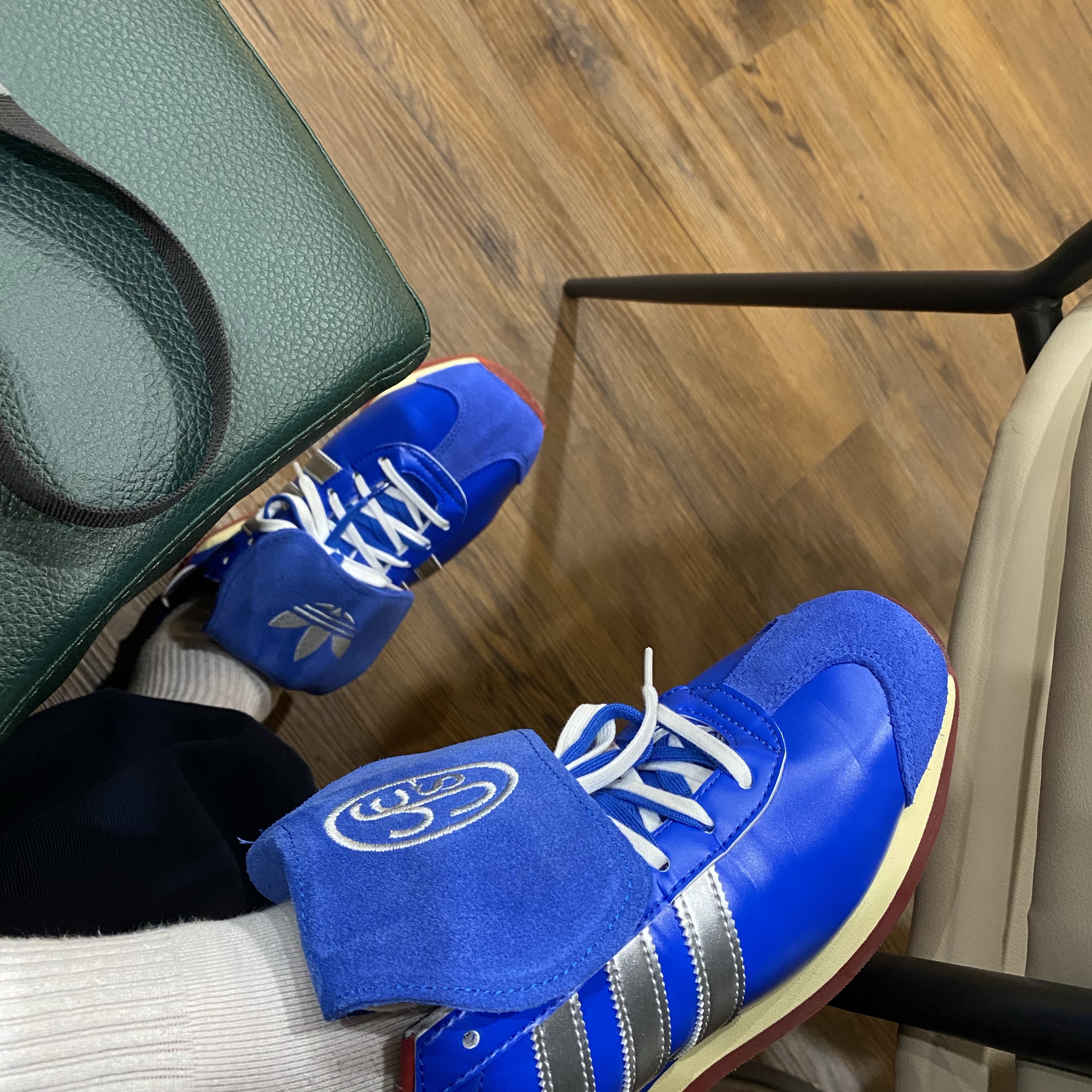 Adidas x Yeseyesee Country OG Blue Matte Silver 착용 스타일 - 1