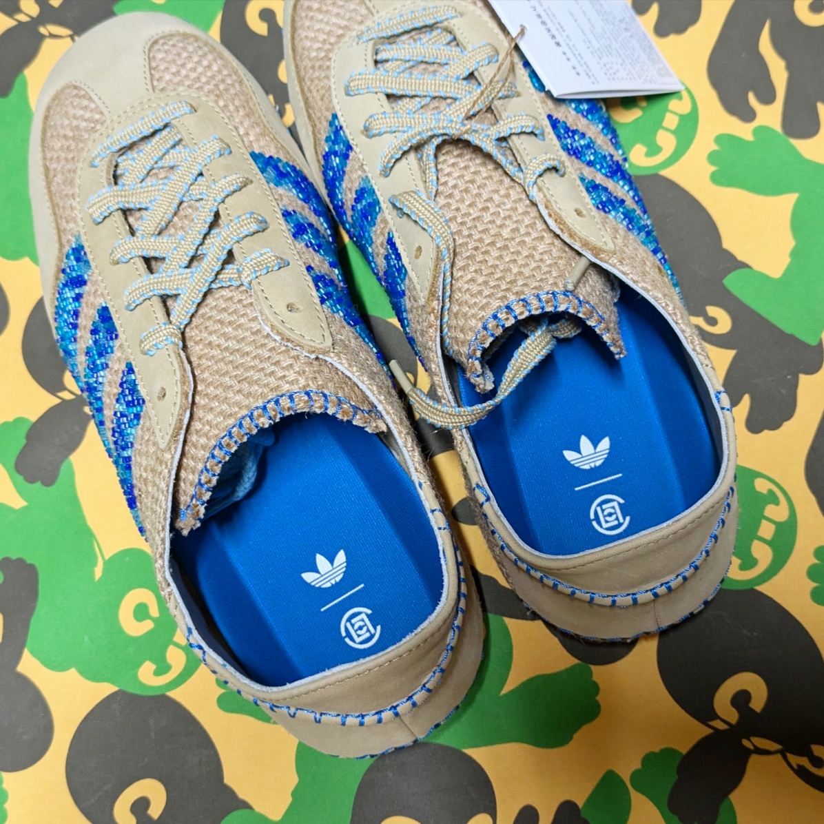Adidas x Clot Gazelle Linen Khaki Light Blue 착용 스타일 - 3