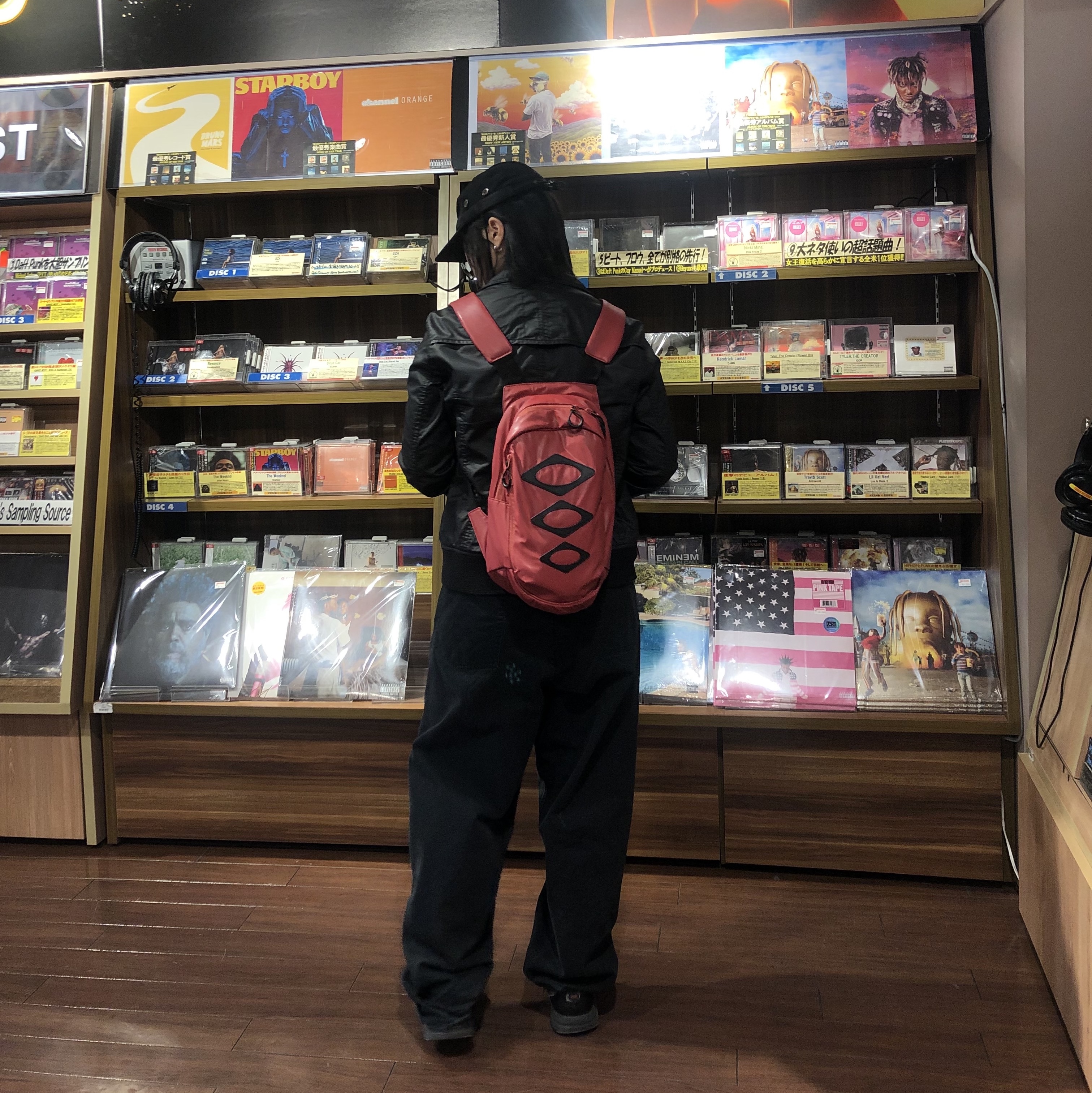 Mischief Rhombus Mini Backpack Faded Red, (W) Mischief Draped Turtleneck Top Black 착용 스타일 - 1