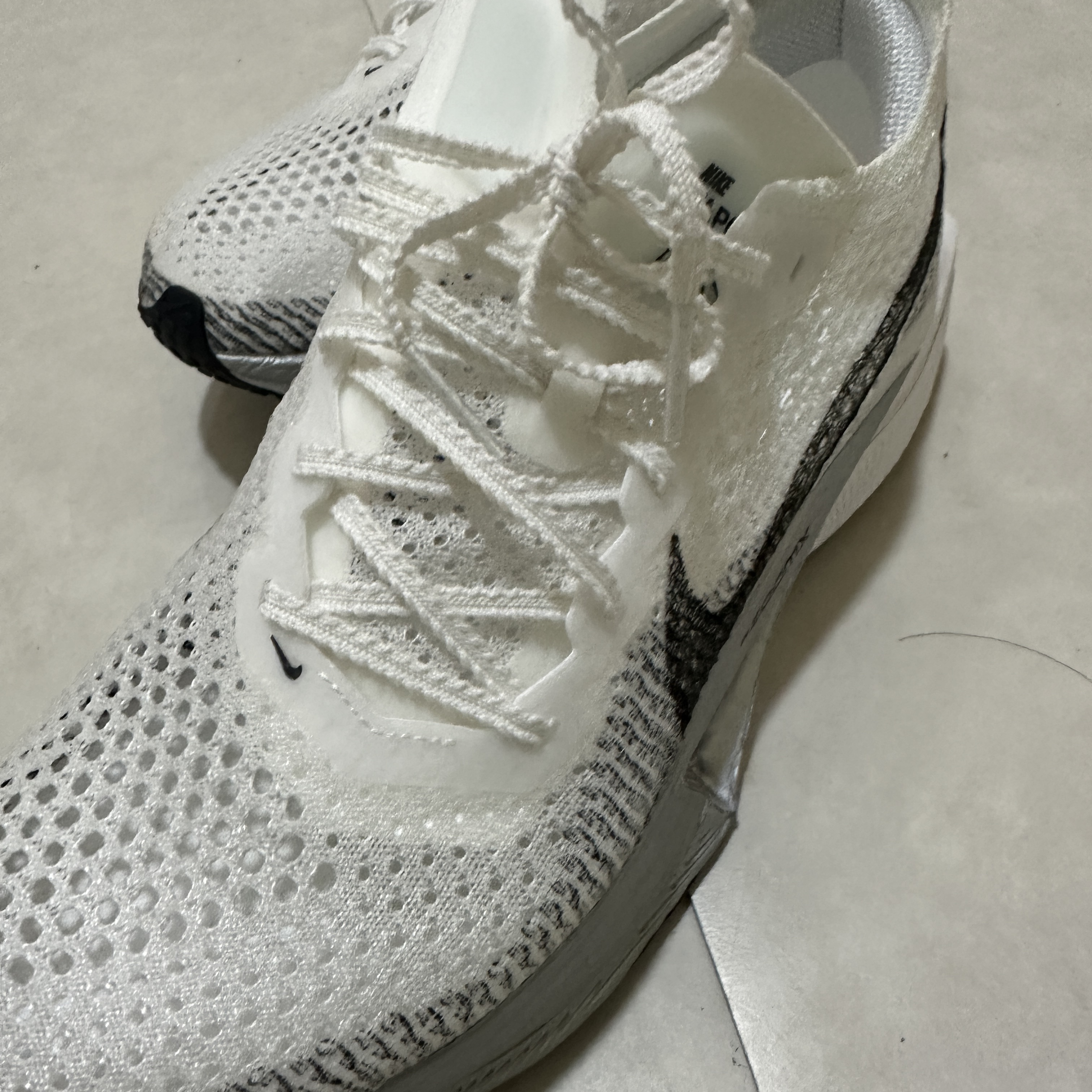 Nike ZoomX Vaporfly Next% 3 White Grey 착용 스타일