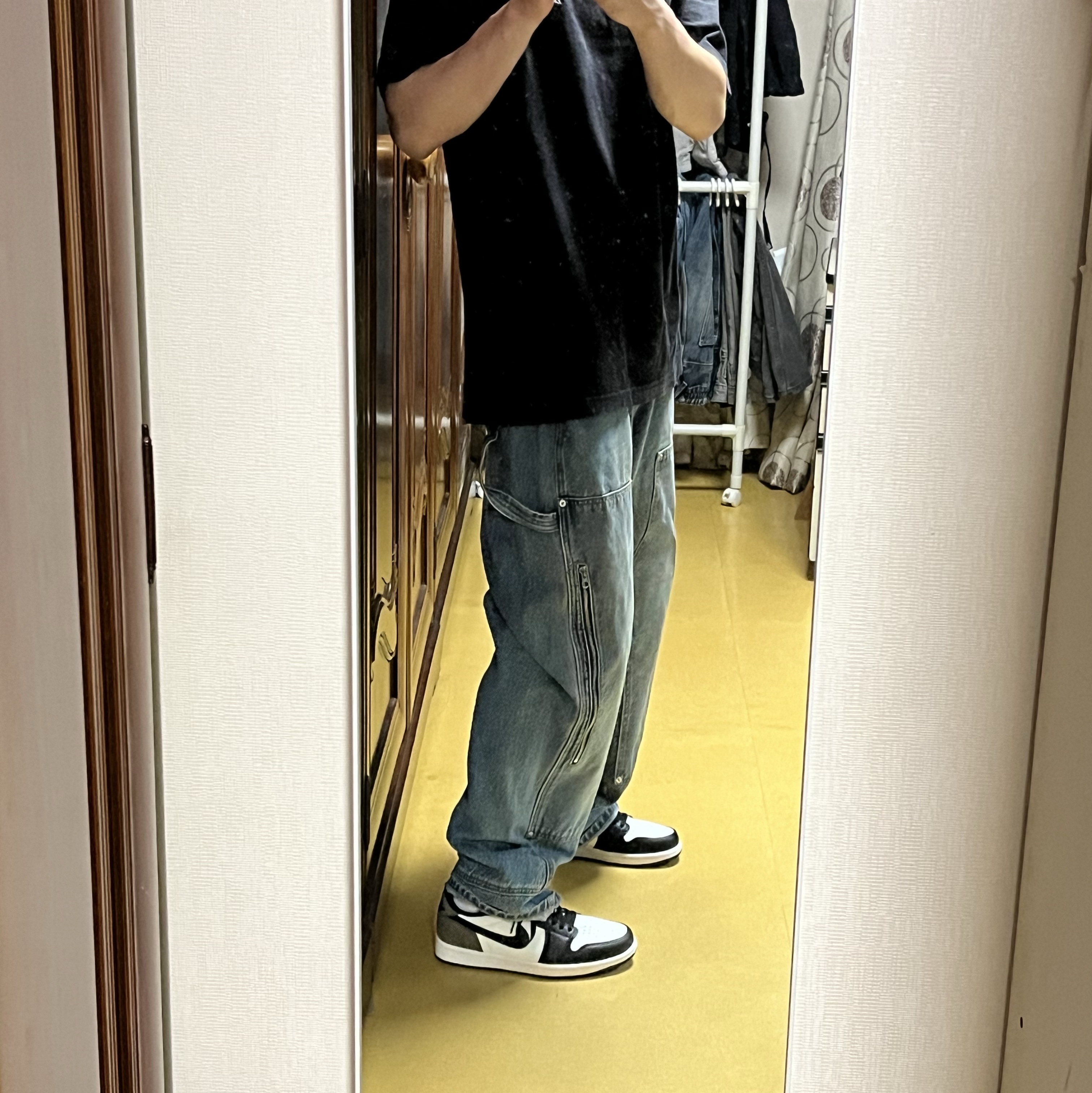Jordan 1 Retro Low OG Mocha 착용 스타일 - 1