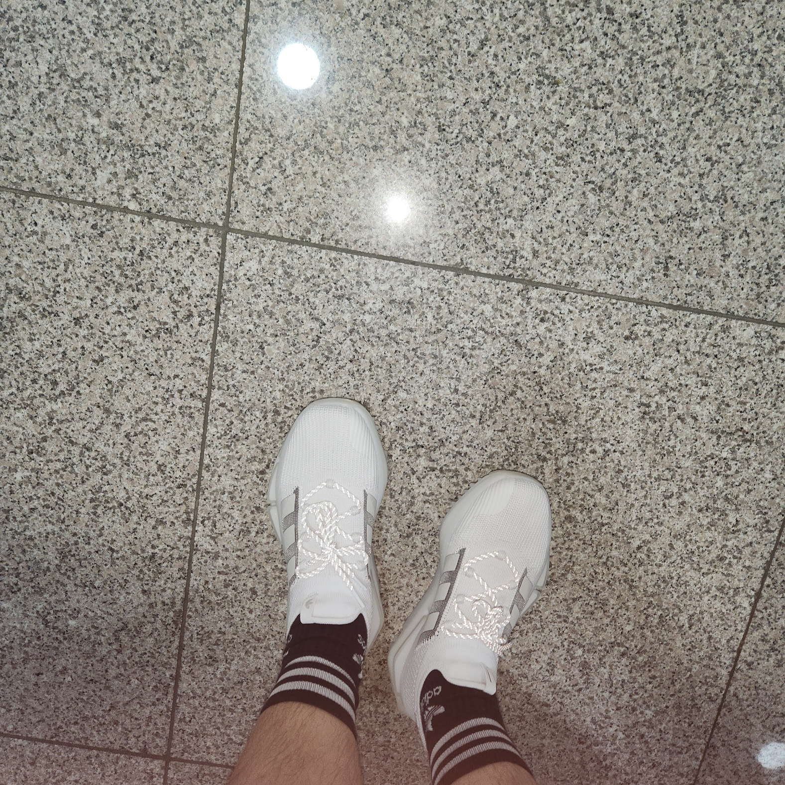 Adidas NMD S1 Cloud White Grey One 착용 스타일