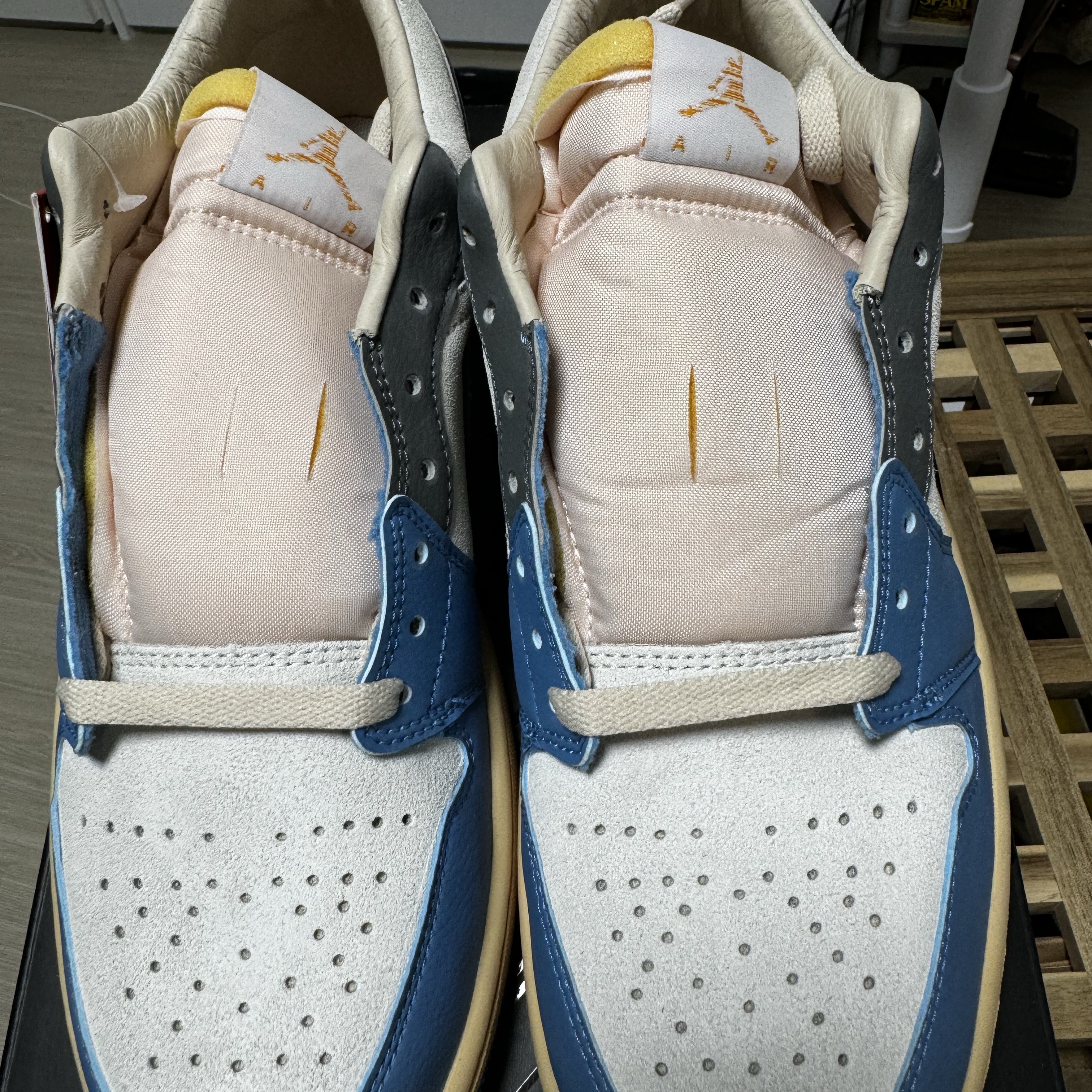 Jordan 1 Low SE Tokyo 96 착용 스타일 - 4