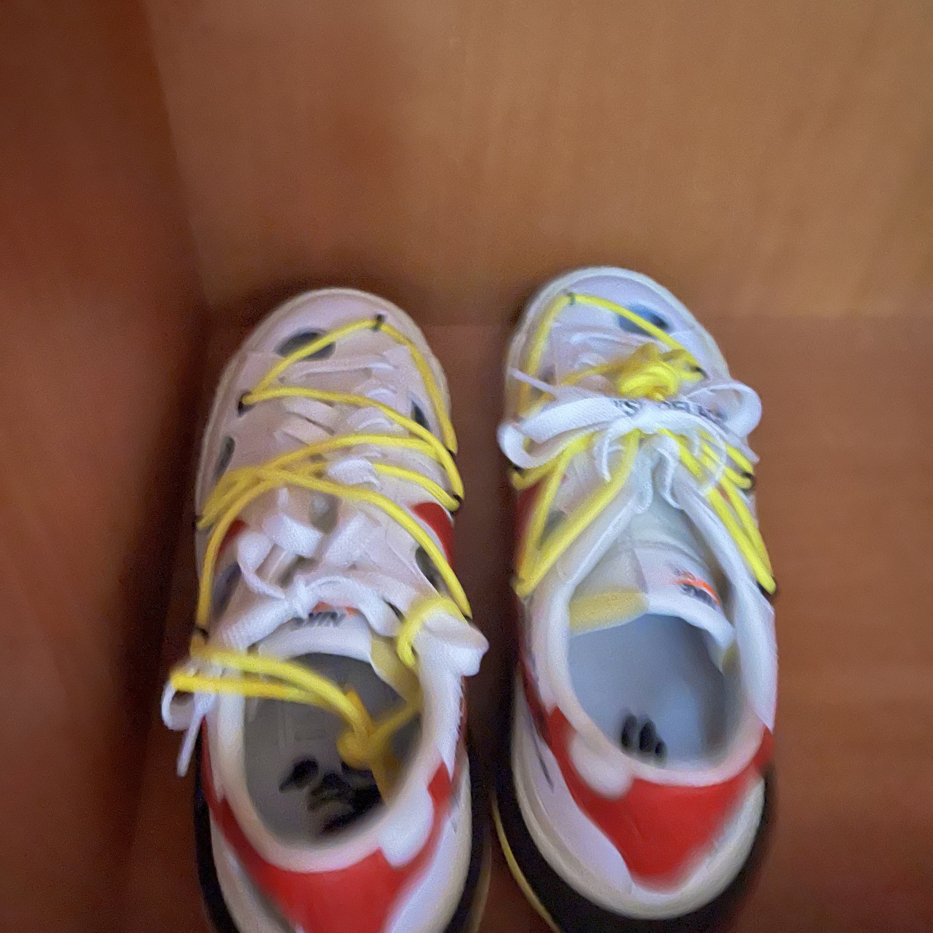 Nike x Off-White Blazer Low '77 White and University Red 착용 스타일
