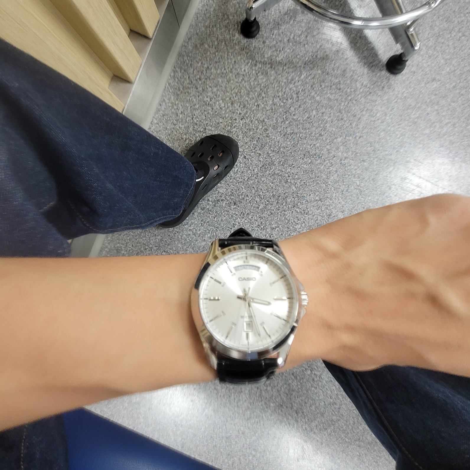 Casio MTP-1370L-7AVDF 착용 스타일 - 3