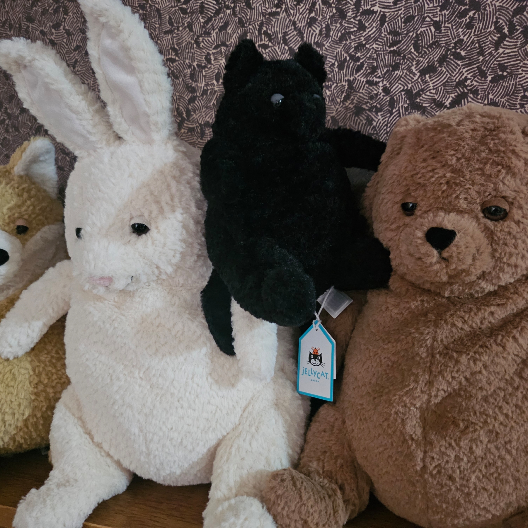 Jellycat Amore Dog Brown 착용 스타일