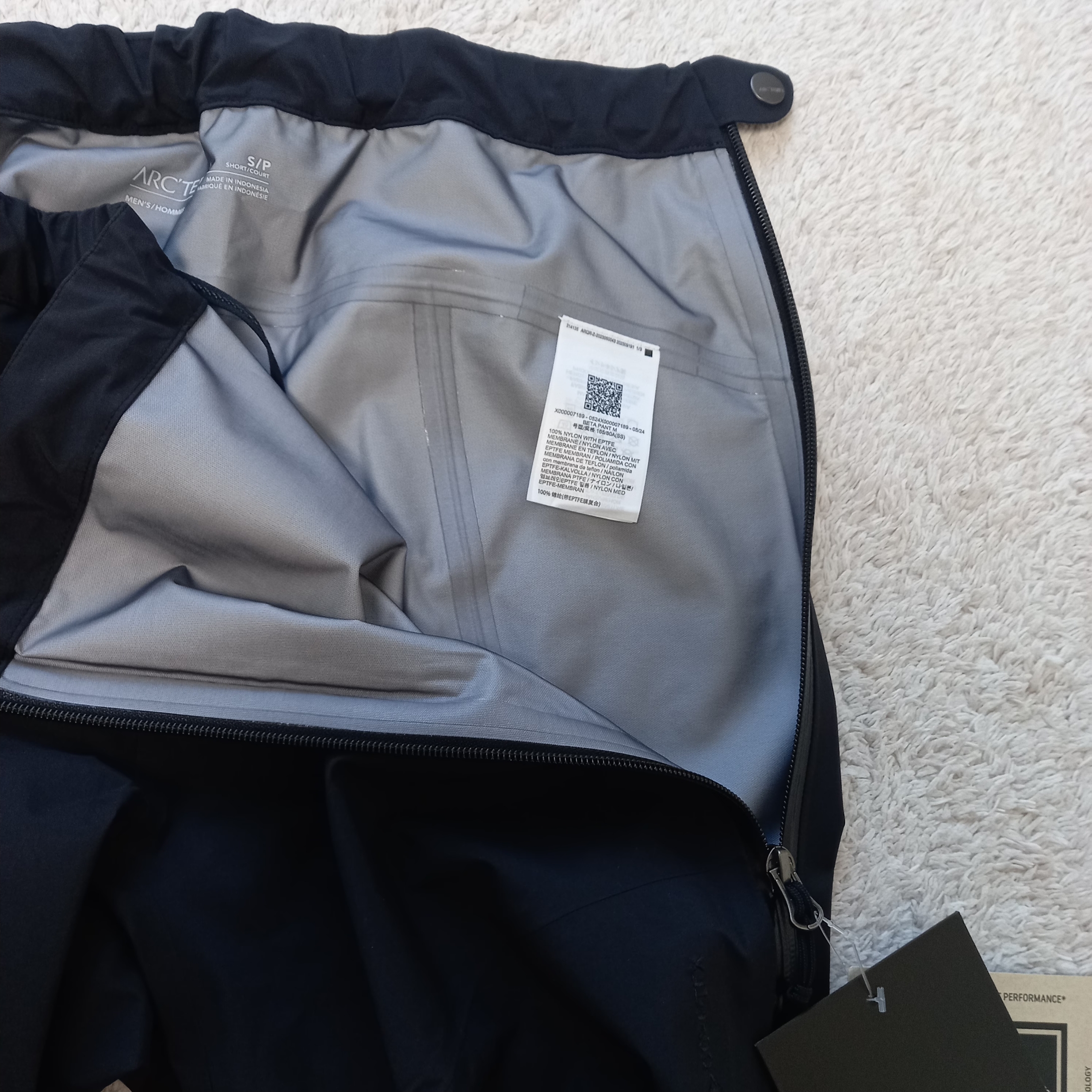 Arc'teryx Beta Pants Black, On Running x Post Archive Faction (Paf) Cloudmonster 2 Black Magnet 착용 스타일 - 8