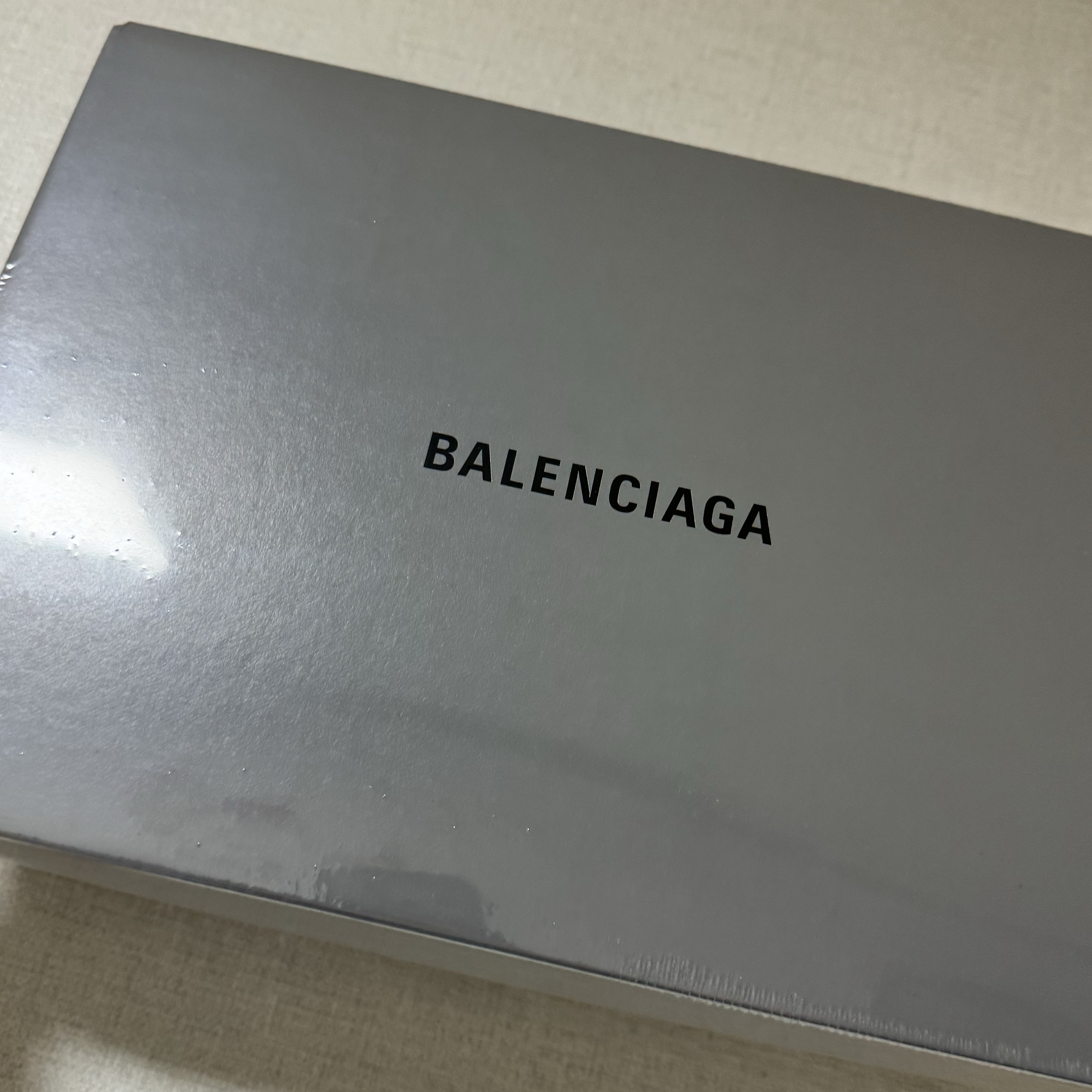 (W) Balenciaga Speed Trainer Black White 2021/2022 착용 스타일 - 3