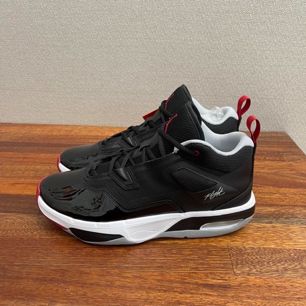 Jordan Stay Royal 3 Black Varsity Red 착용 스타일 - 1