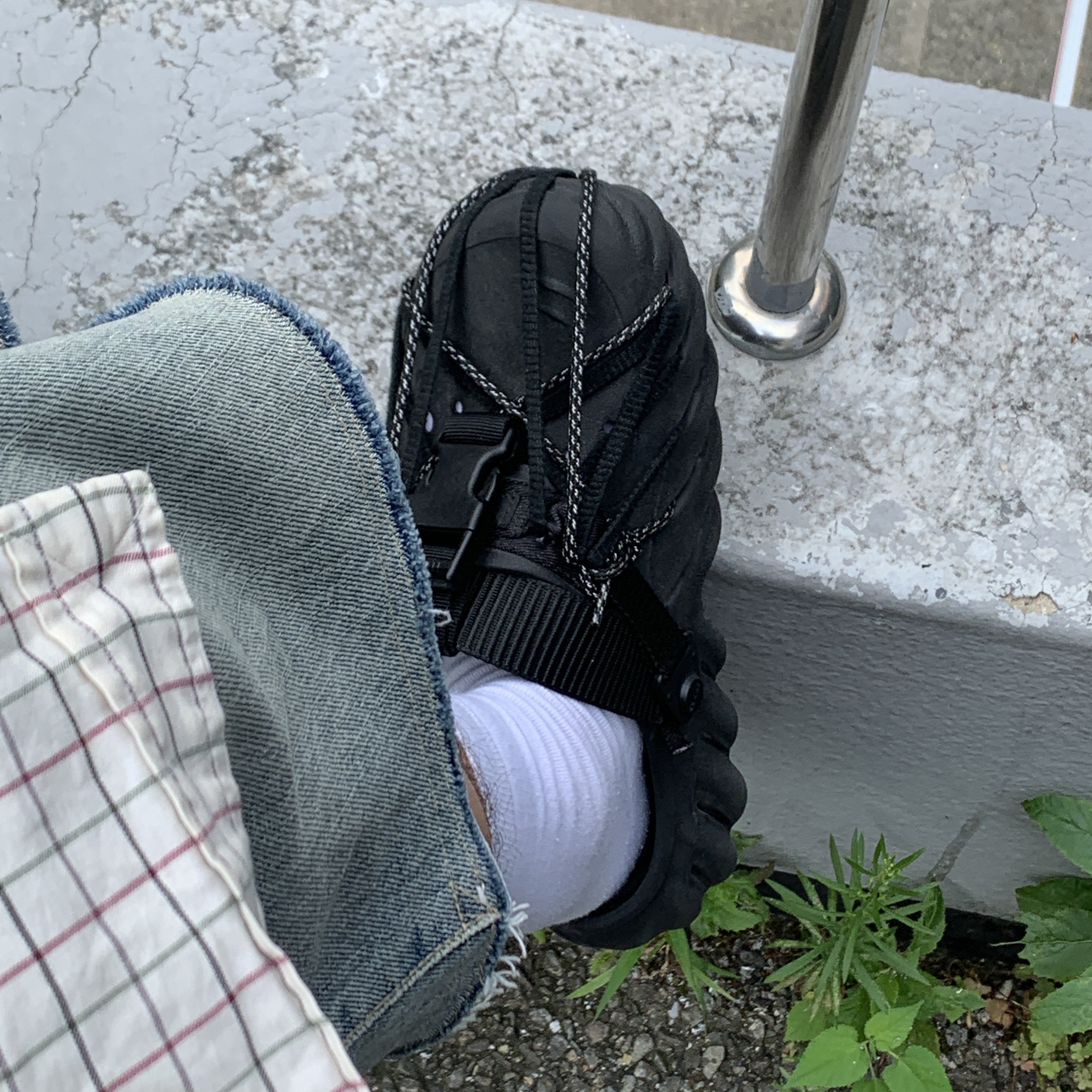 Crocs Echo Clog Black, Carhartt Loose Fit Heavyweight Regular Short Sleeve Pocket T-Shirt White 착용 스타일 - 2
